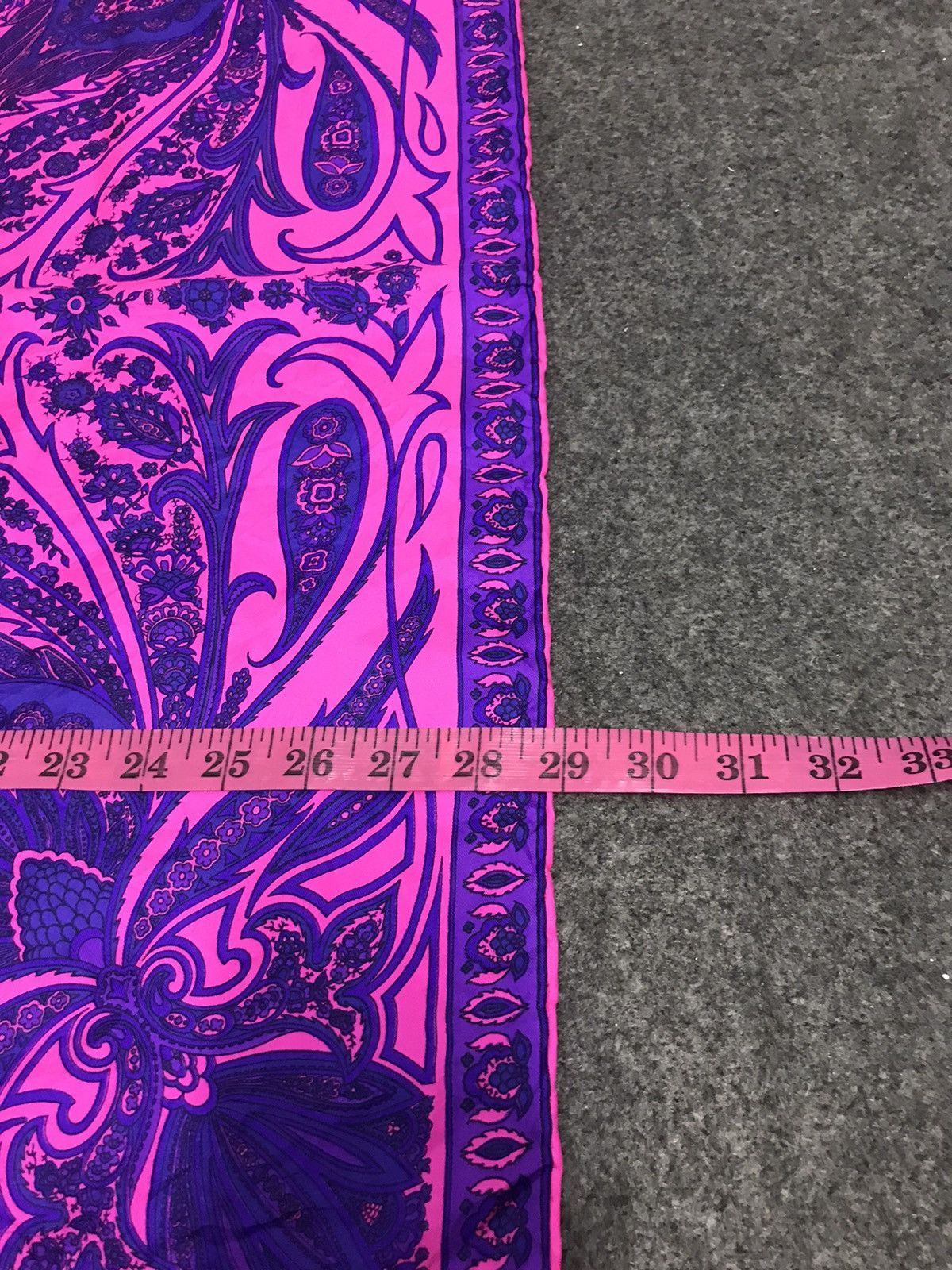 Designer Vintage Richard Allan London Bandana Pocket Square Size ONE SIZE - 7 Thumbnail