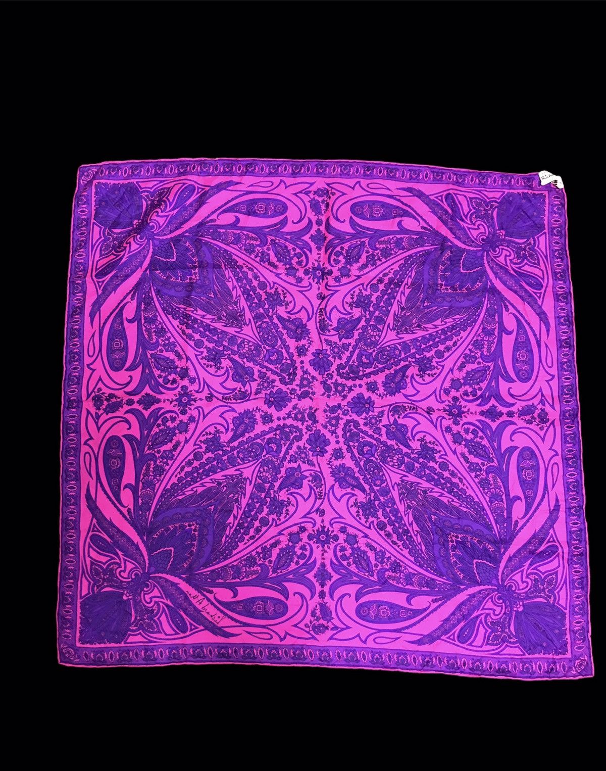 Designer Vintage Richard Allan London Bandana Pocket Square Size ONE SIZE - 3 Thumbnail