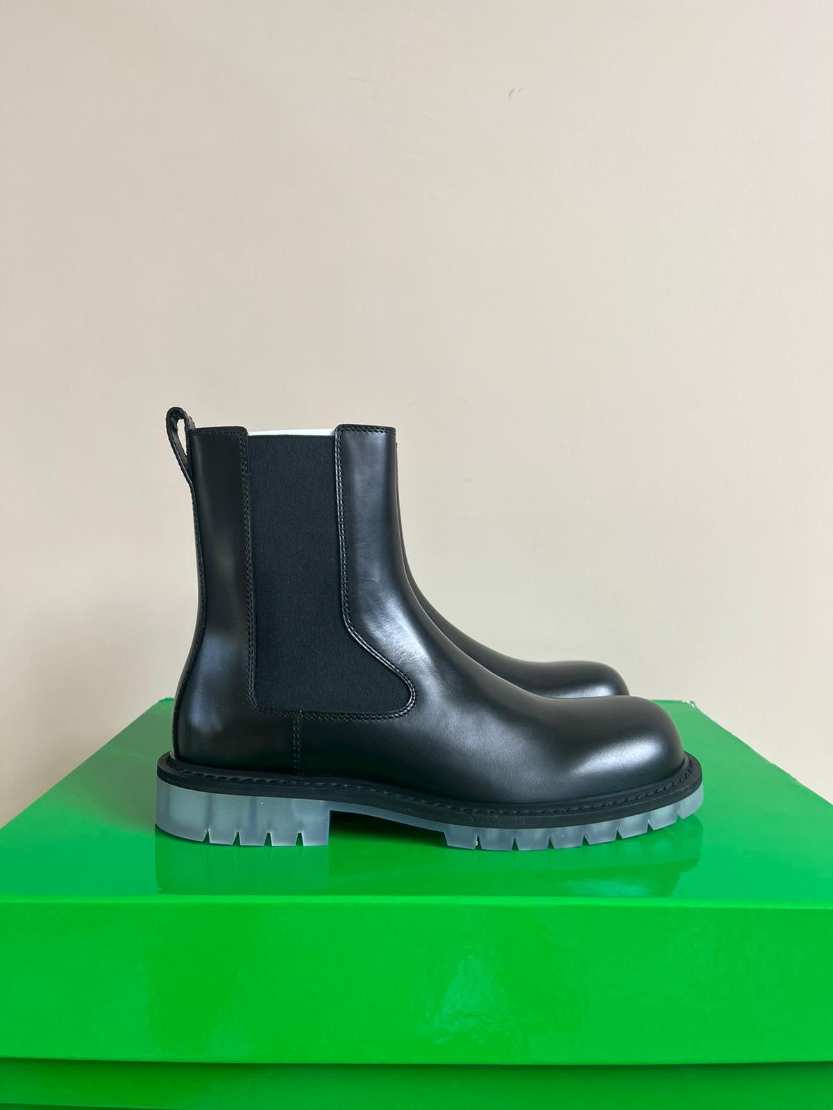 Pre-owned Bottega Veneta Mid Top Leather Boots In Black