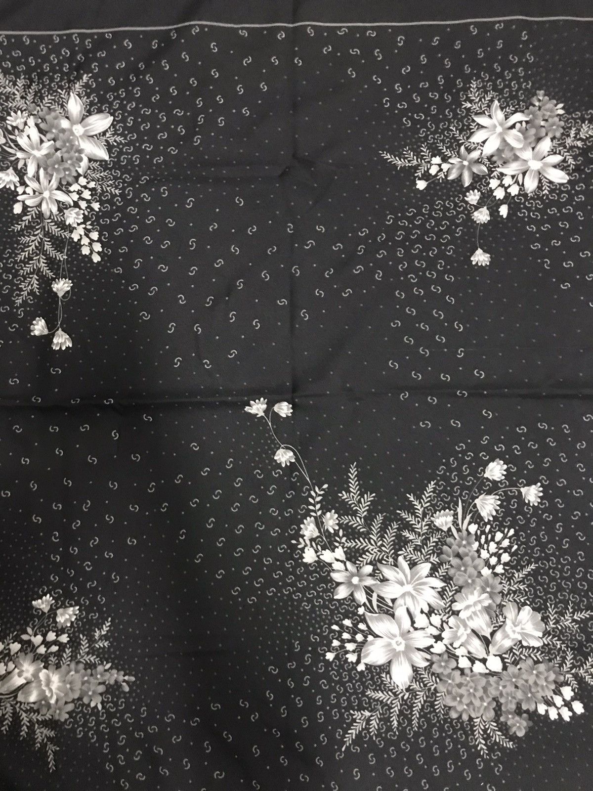 Leonard Paris Vintage Leonard Floral Design Motif Printed Size ONE SIZE - 7 Thumbnail
