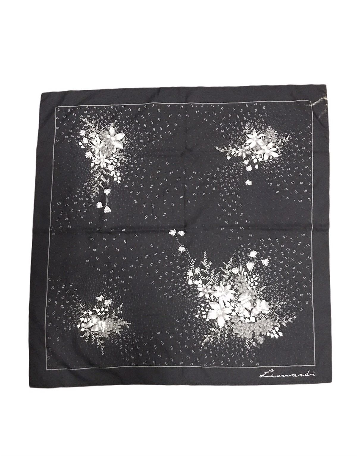 Leonard Paris Vintage Leonard Floral Design Motif Printed Size ONE SIZE - 2 Thumbnail