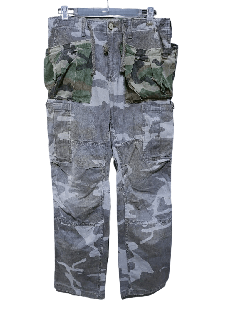 Japanese Brand Japanese brand gardener pocket camo pants Size US 32 / EU 48 - 1 Thumbnail