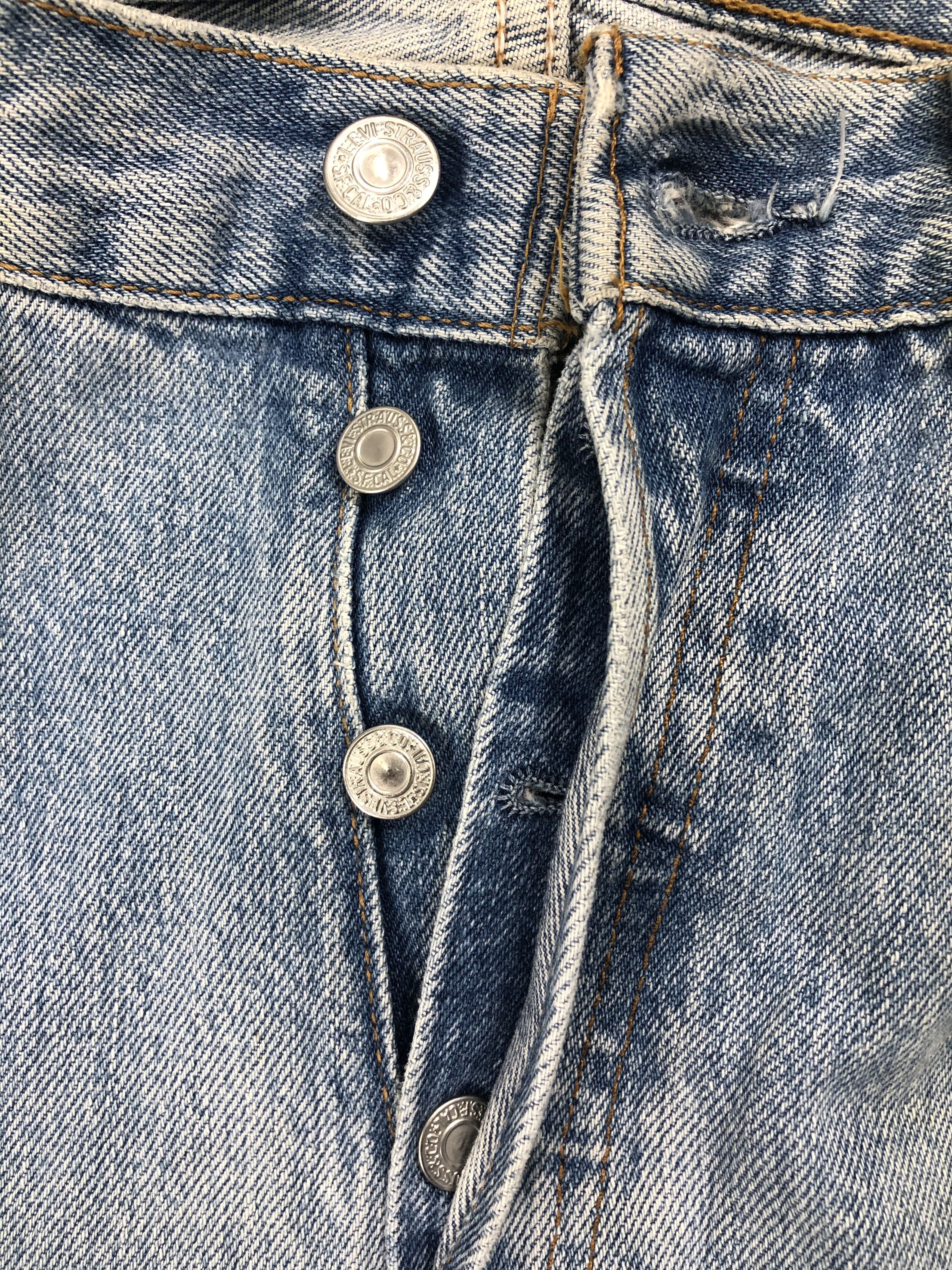 Levi's Light Wash Vintage Levi's 501 Jeans 33x35 Denim -JN1126 Size US 33 - 6 Thumbnail