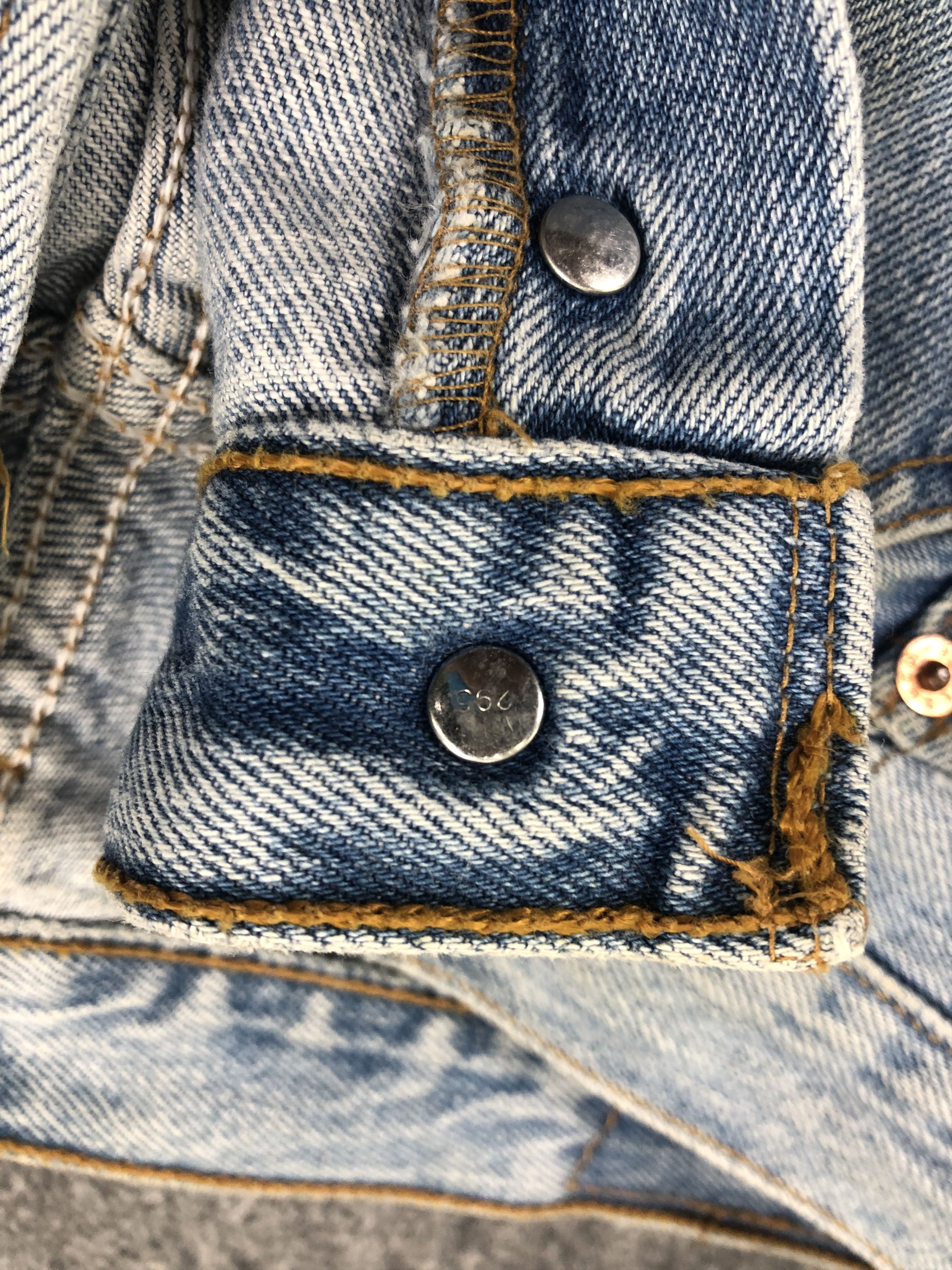 Levi's Light Wash Vintage Levi's 501 Jeans 33x35 Denim -JN1126 Size US 33 - 7 Thumbnail