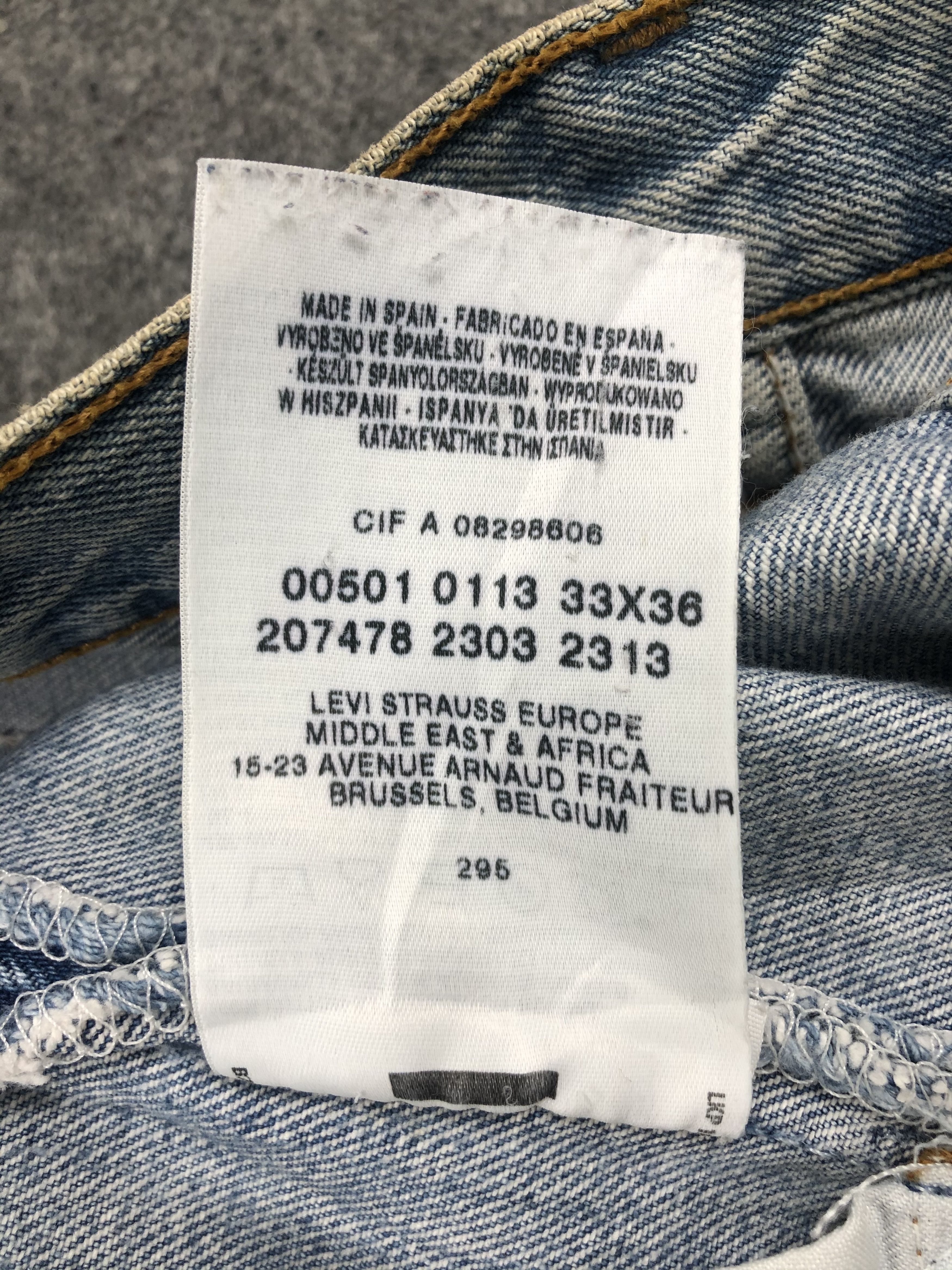 Levi's Light Wash Vintage Levi's 501 Jeans 33x35 Denim -JN1126 Size US 33 - 9 Thumbnail