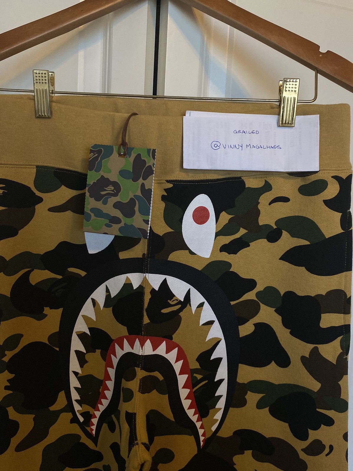 Bape 1ST CAMO SHARK SWEAT PANTS Size US 34 / EU 50 - 3 Thumbnail