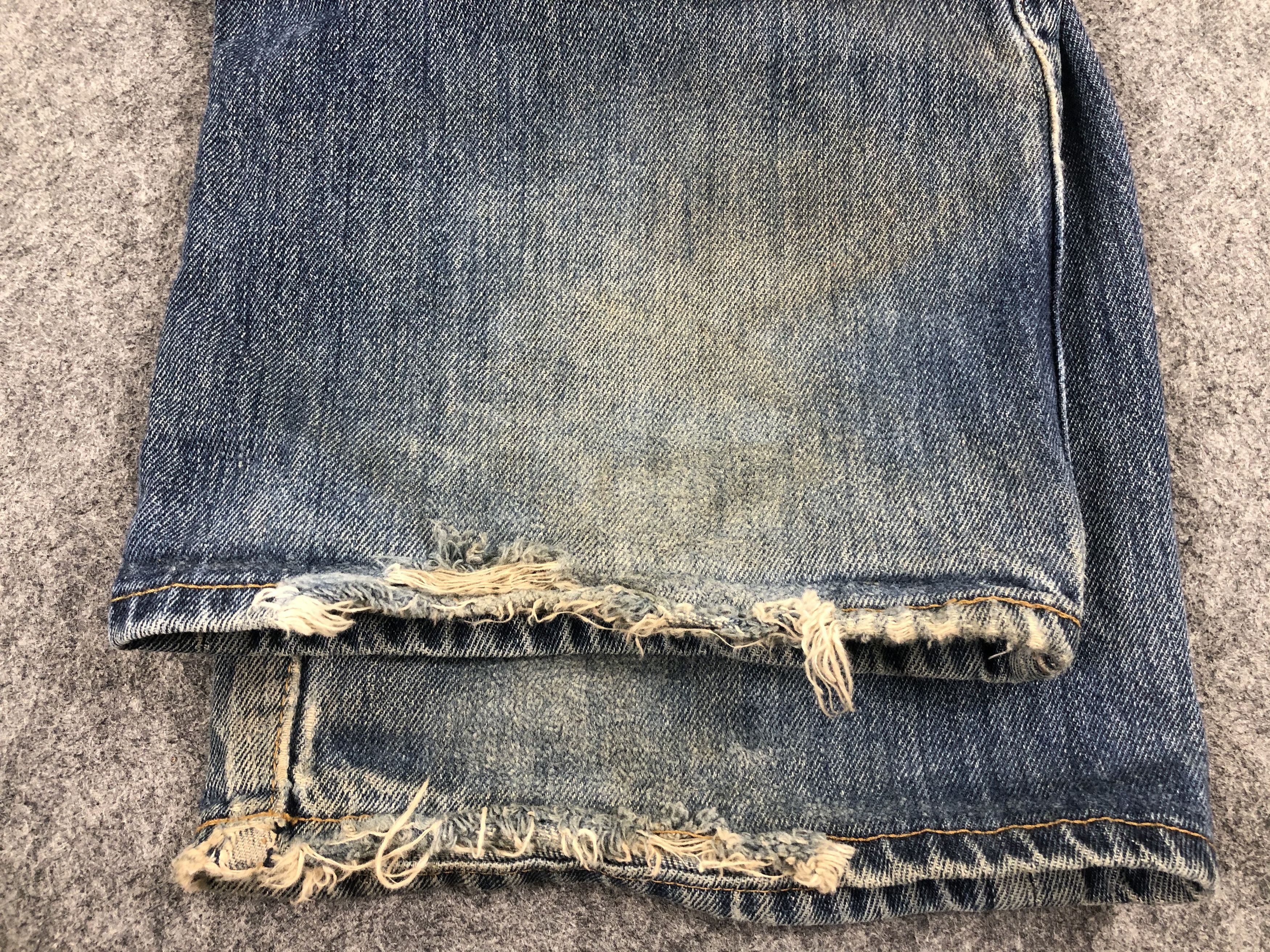 Levi's Ripped Blue Distressed Vintage Levi's 501 Denim -JN1148 Size US 41 - 10 Thumbnail