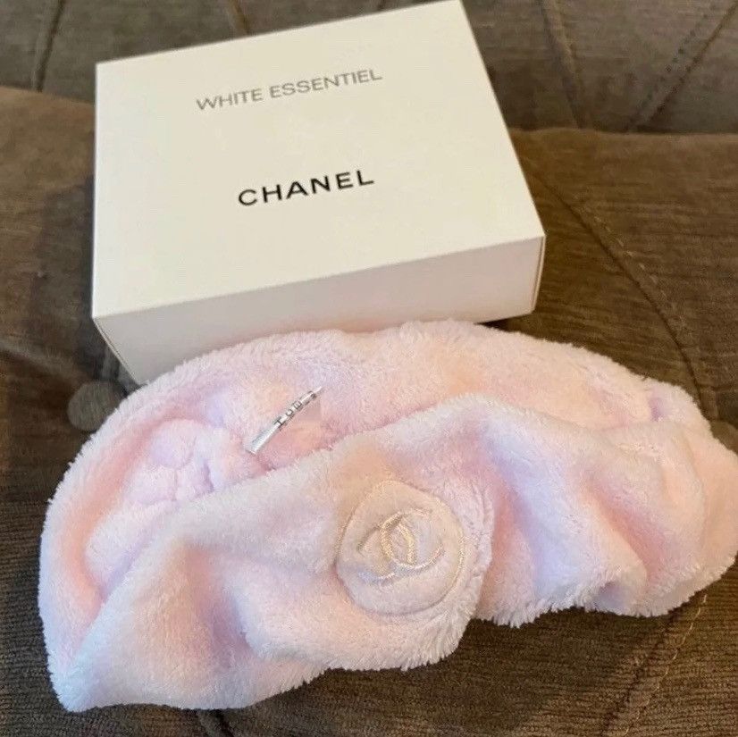 *FINAL* Chanel White Essential Headband Pink