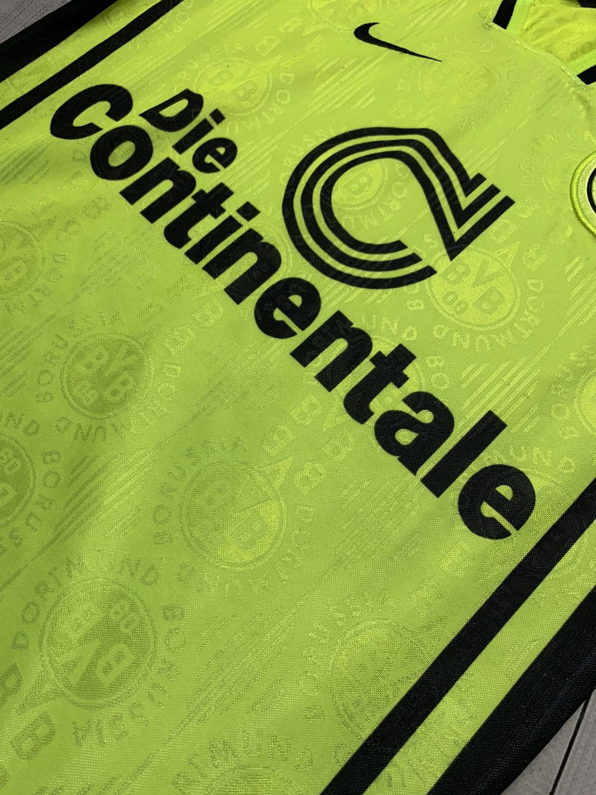 Nike × Vintage Vintage Nike Borussia Dortmund soccer jersey size S Size US S / EU 44-46 / 1 - 6 Thumbnail