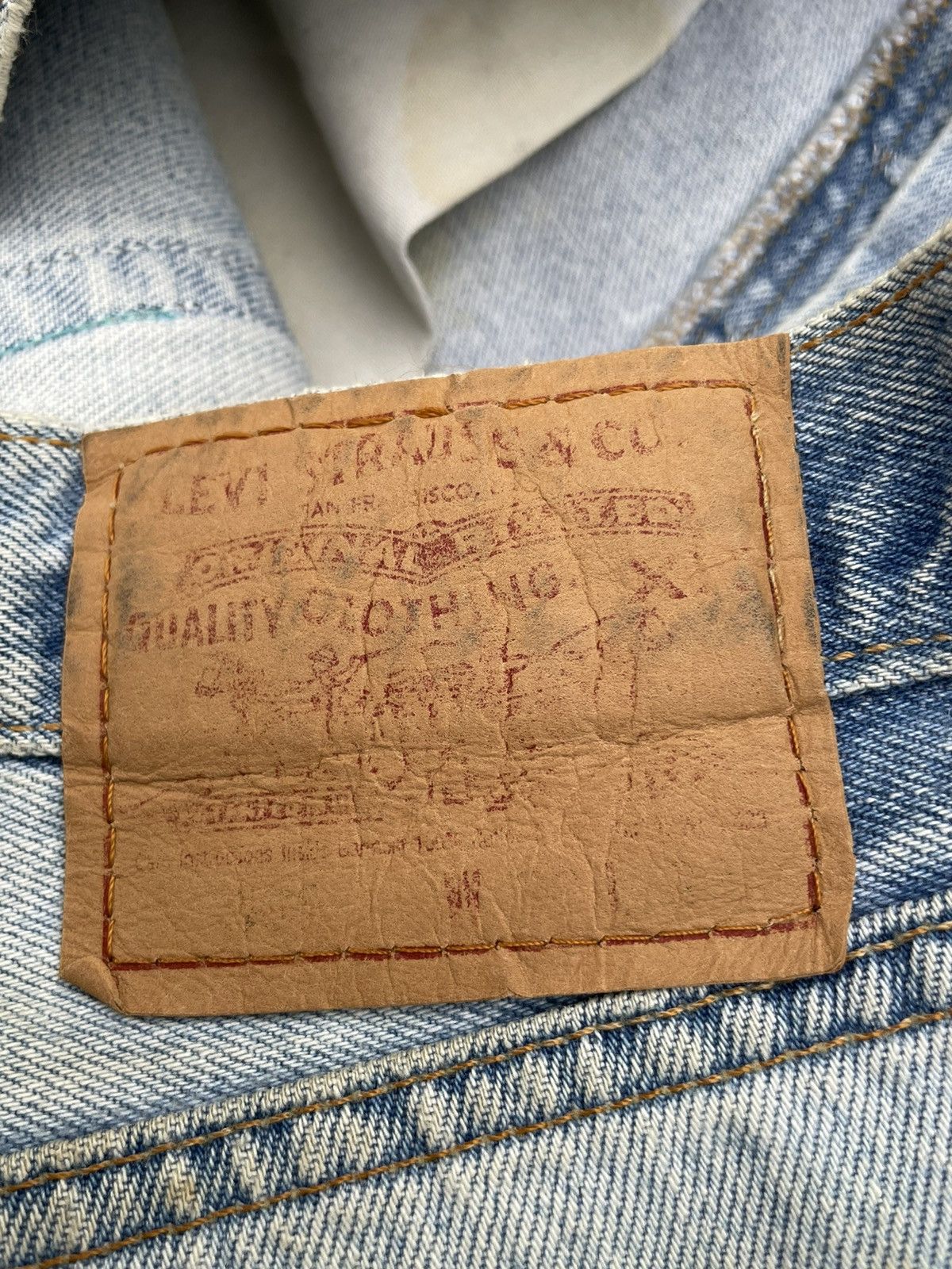 Levi's × Vintage Vintage Levi’s 501 2000 Usa Aging Custom Distressed Size US 32 / EU 48 - 11 Thumbnail