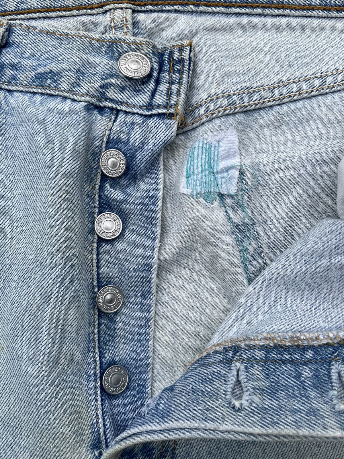 Levi's × Vintage Vintage Levi’s 501 2000 Usa Aging Custom Distressed Size US 32 / EU 48 - 18 Thumbnail