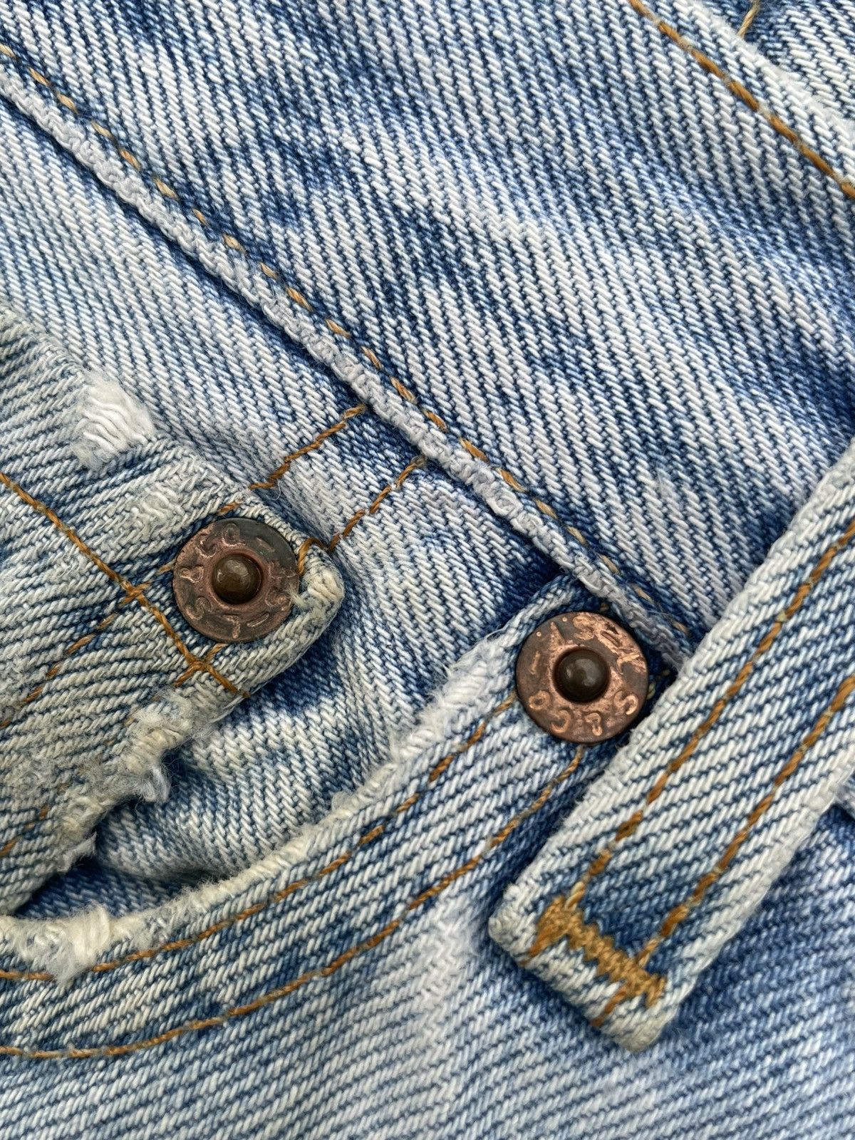 Levi's × Vintage Vintage Levi’s 501 2000 Usa Aging Custom Distressed Size US 32 / EU 48 - 16 Thumbnail