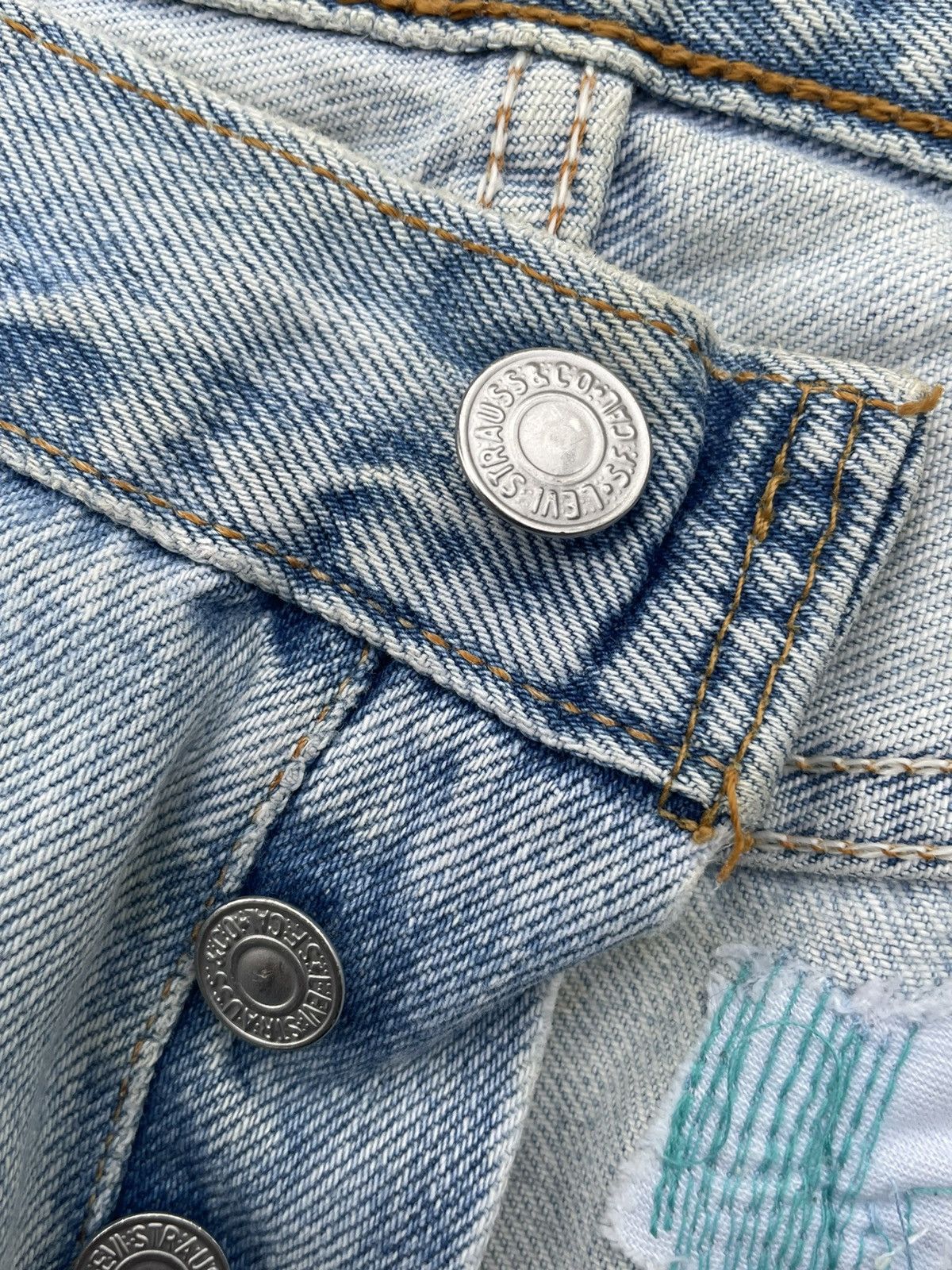 Levi's × Vintage Vintage Levi’s 501 2000 Usa Aging Custom Distressed Size US 32 / EU 48 - 17 Thumbnail