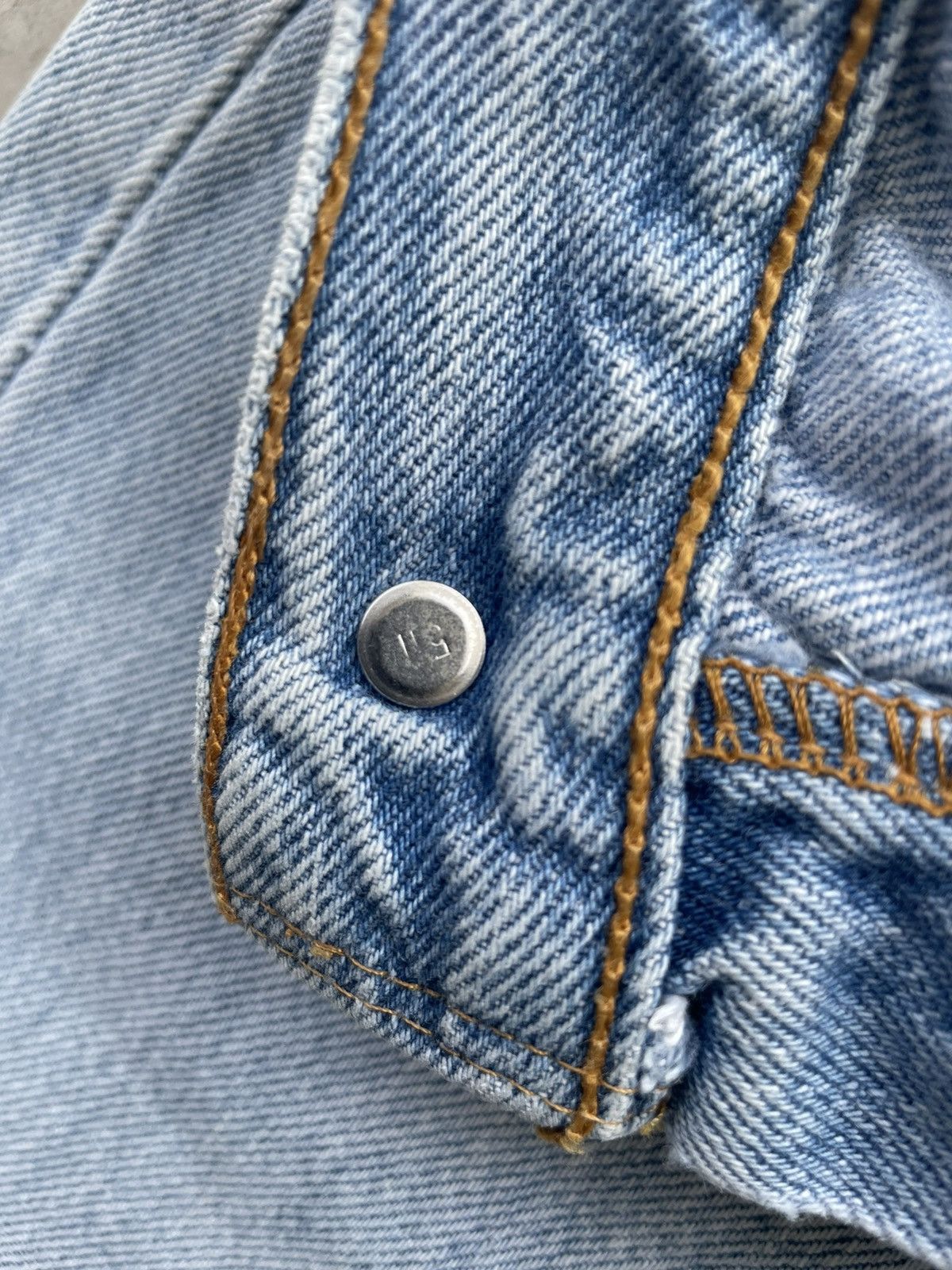 Levi's Vintage Levis 501 1996 USA Aging Faded Wash Distressed Size US 33 - 13 Thumbnail