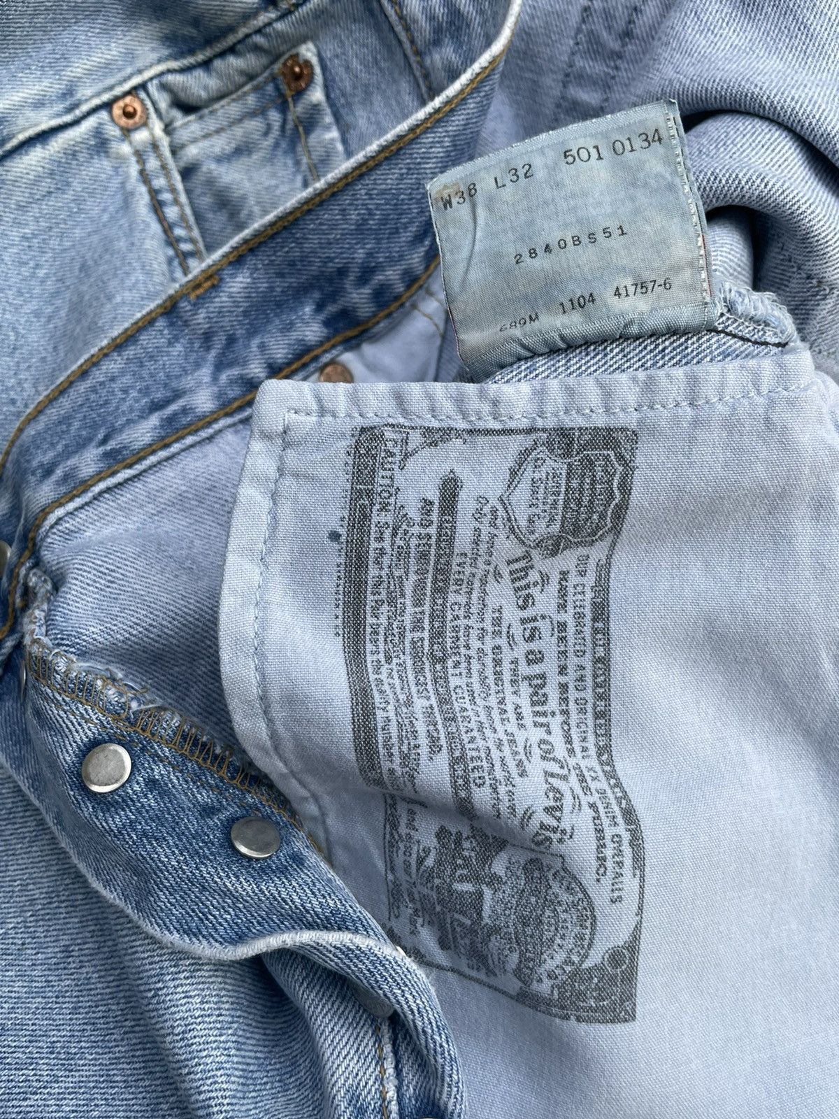 Levi's Vintage 2004 Levis 501 e Columbia Faded Light Wash Denim Size US 38 / EU 54 - 15 Thumbnail