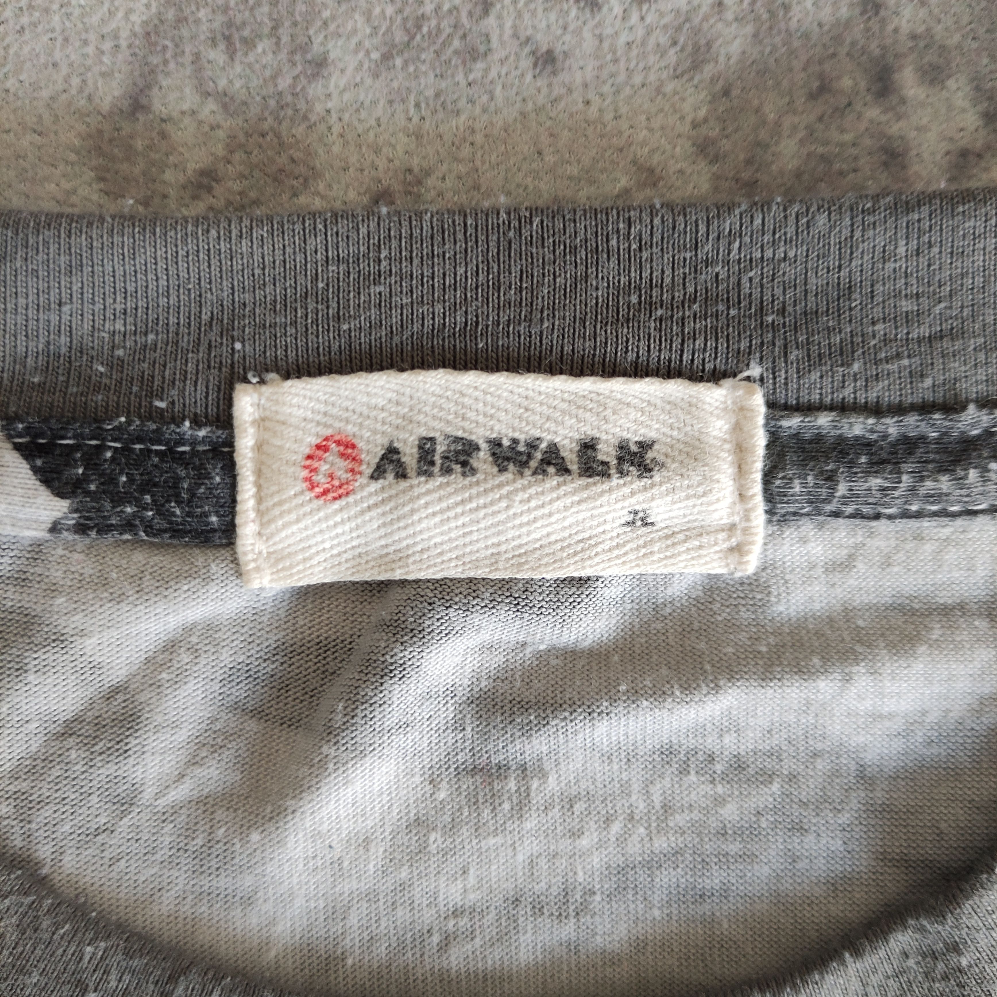 Airwalk 🔥Vintage airwalk skate camo long sleeve tshirt Size US L / EU 52-54 / 3 - 4 Thumbnail
