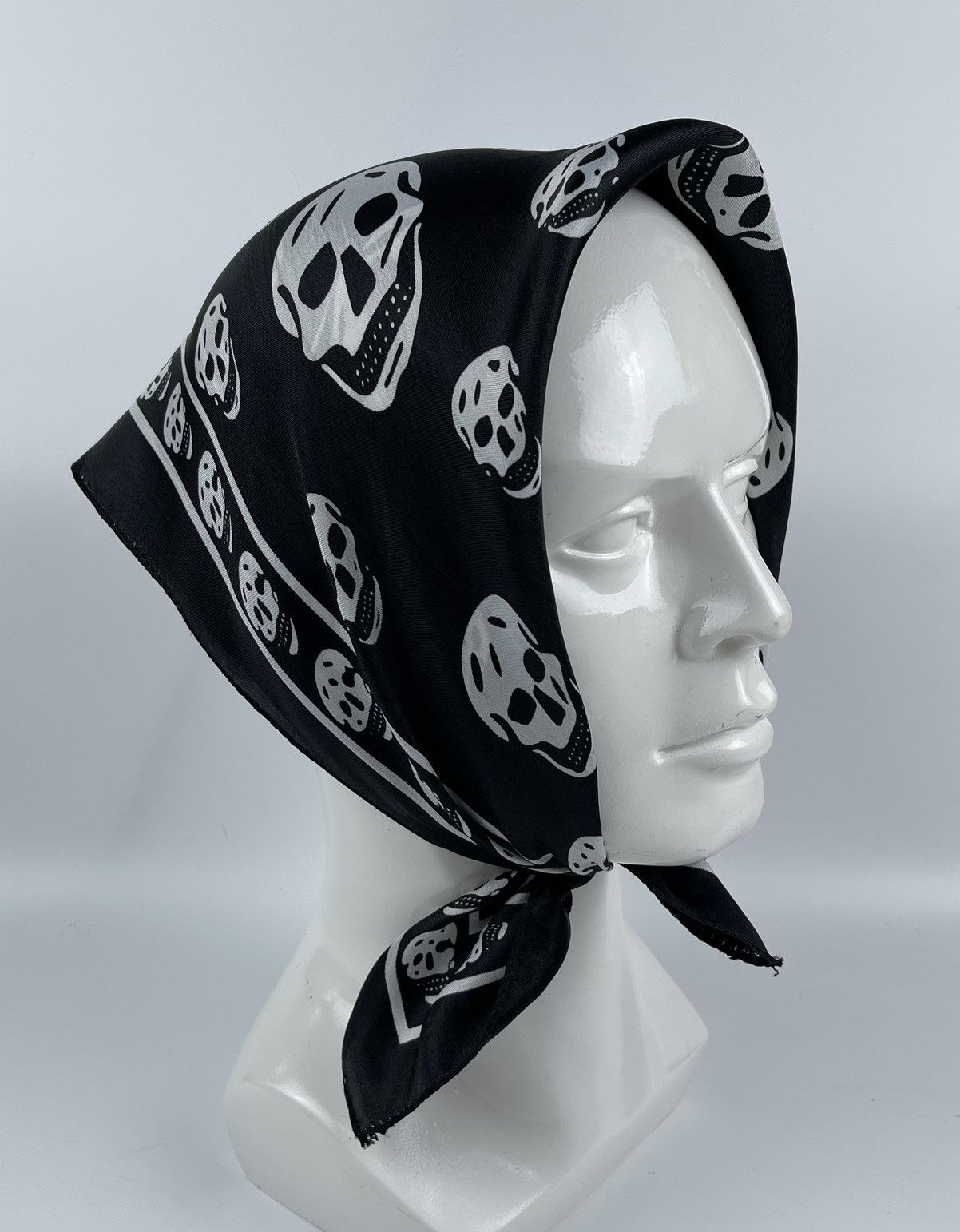 Japanese Brand skulls bandana scarf Size ONE SIZE - 1 Thumbnail