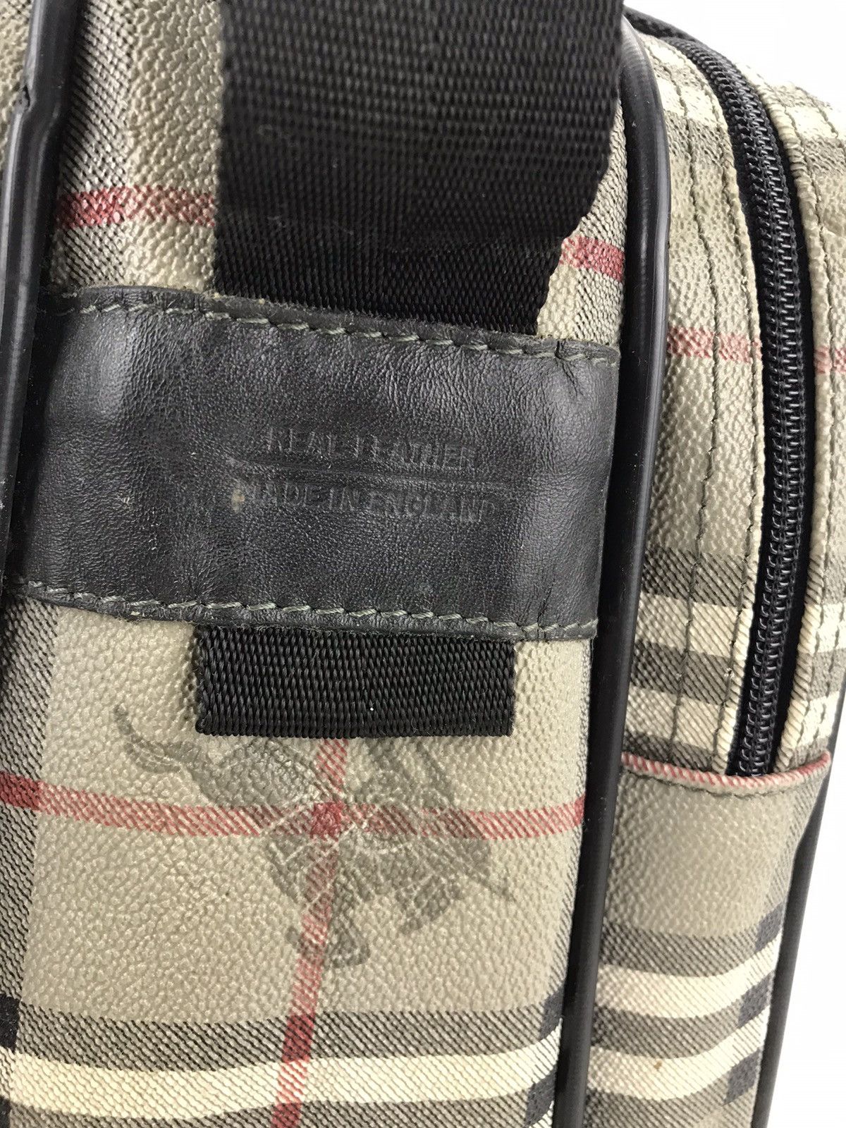 Burberry 🔥Vintage Burberrys Travel Bag mesengger Bag Size ONE SIZE - 7 Thumbnail