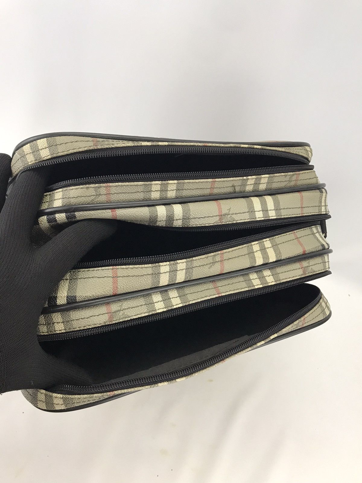 Burberry 🔥Vintage Burberrys Travel Bag mesengger Bag Size ONE SIZE - 19 Thumbnail