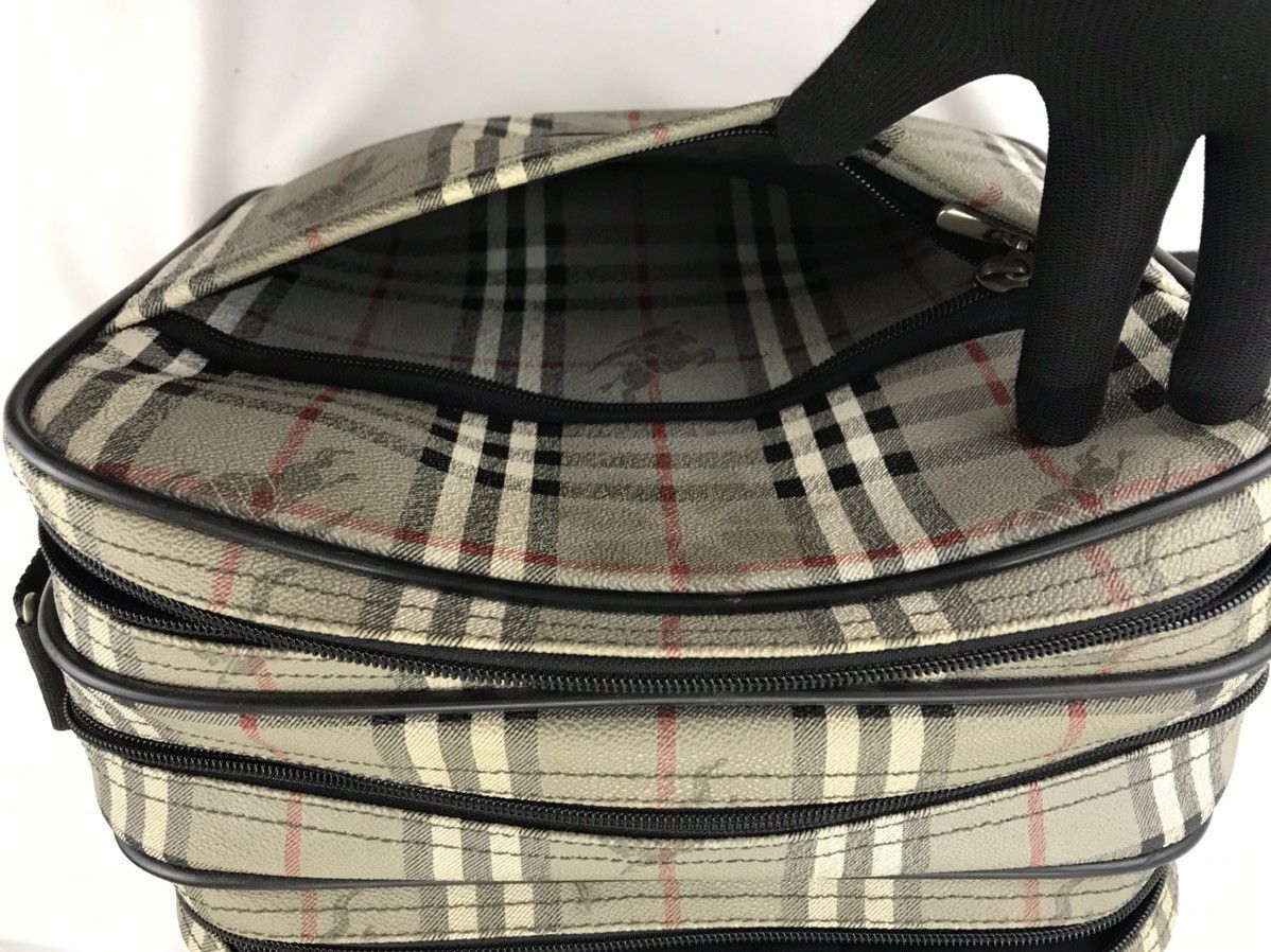 Burberry 🔥Vintage Burberrys Travel Bag mesengger Bag Size ONE SIZE - 25 Thumbnail