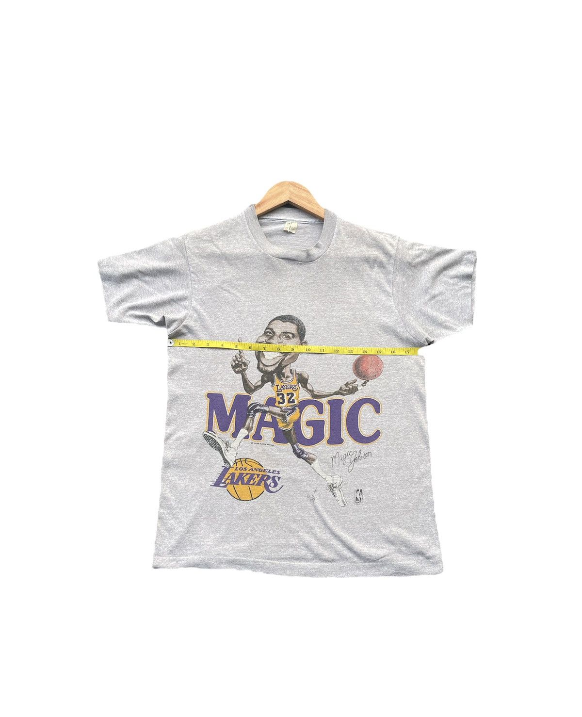 NBA Vintage 80’s Magic Johnson Tshirt Size US S / EU 44-46 / 1 - 2 Thumbnail