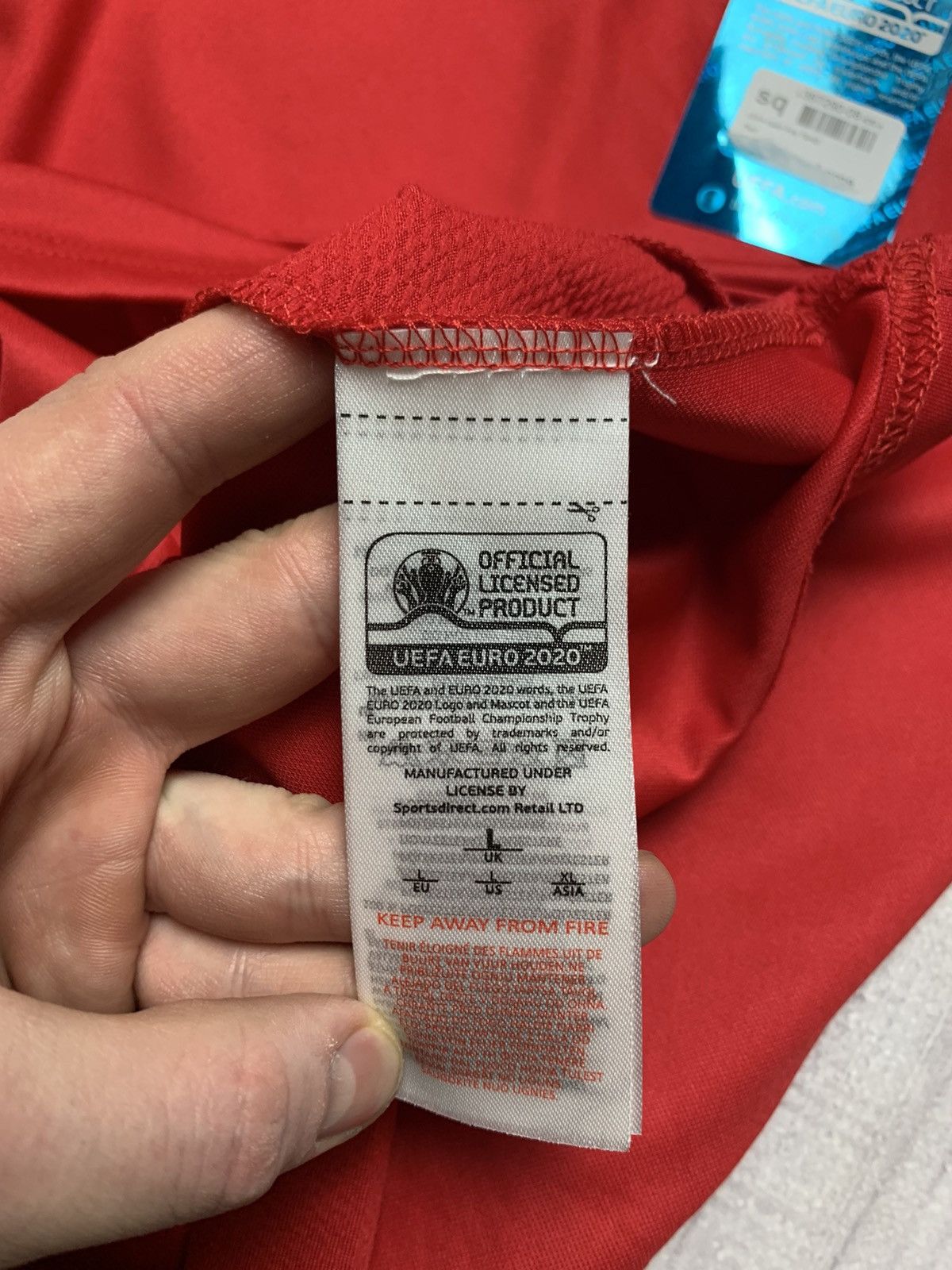 Other Spain soccer jersey Euro 2020 size L Size US L / EU 52-54 / 3 - 6 Thumbnail