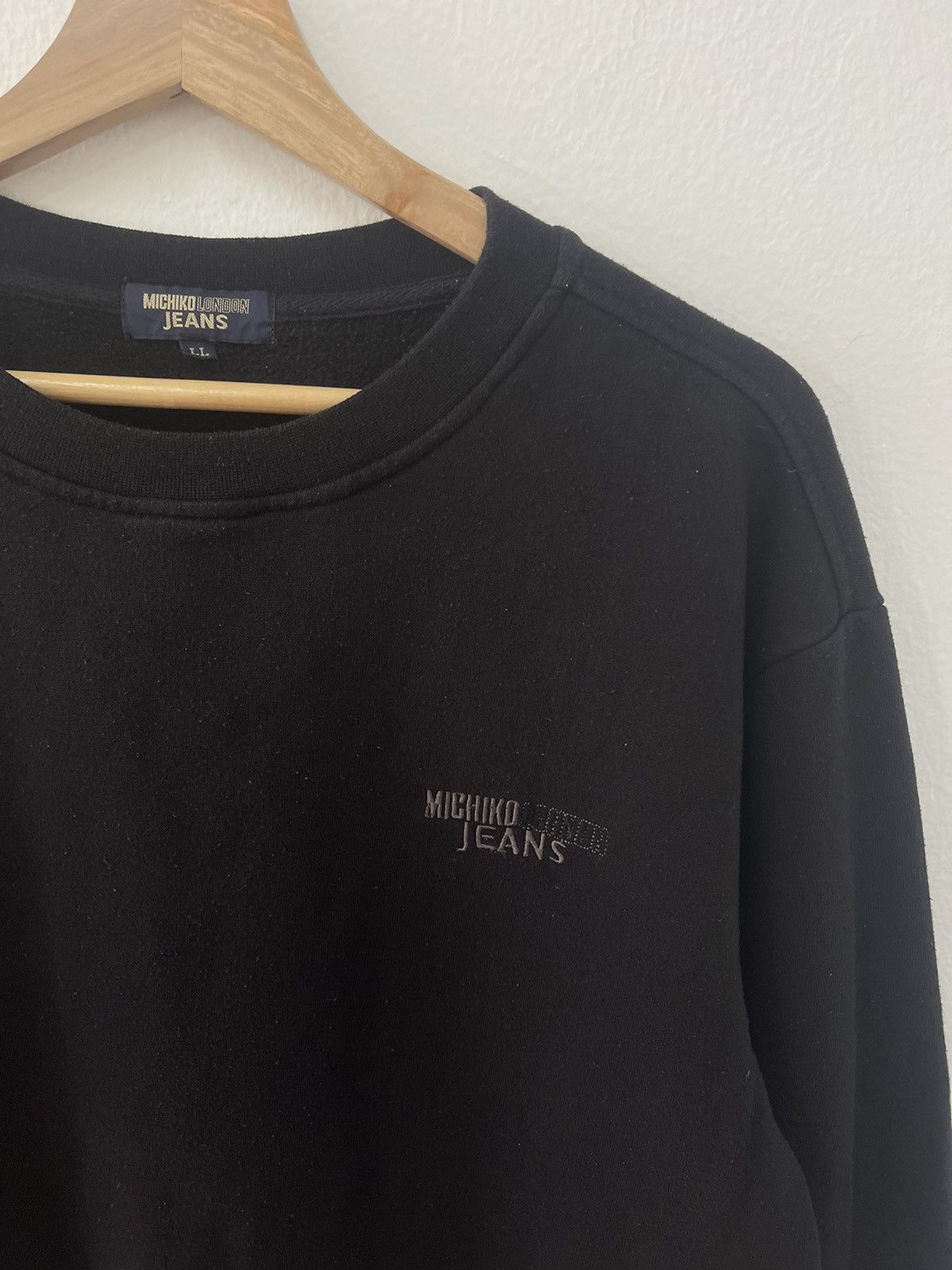 Michiko Koshino × Michiko Koshino London × Vintage Vtg Michiko London Spell Out Embroidery Crewneck Sweatshirt Size US M / EU 48-50 / 2 - 2 Thumbnail