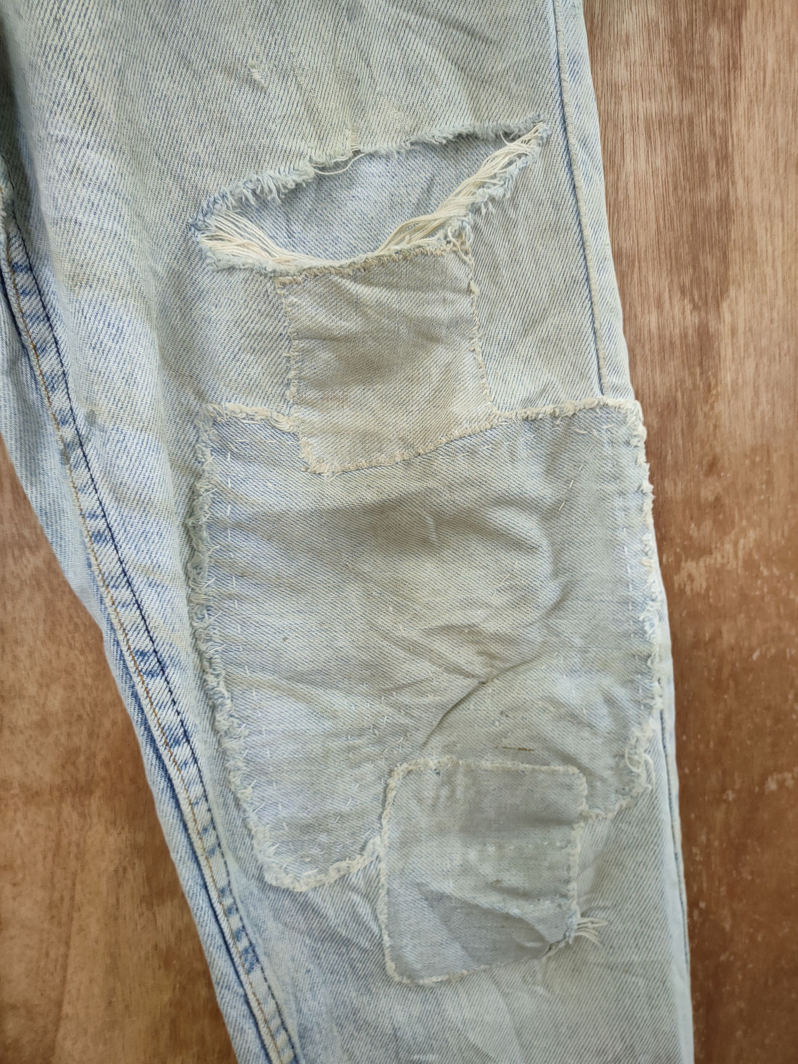 Levi's DL Levis vintage distressed thrashed denim jeans #46-394 Size US 31 - 5 Thumbnail