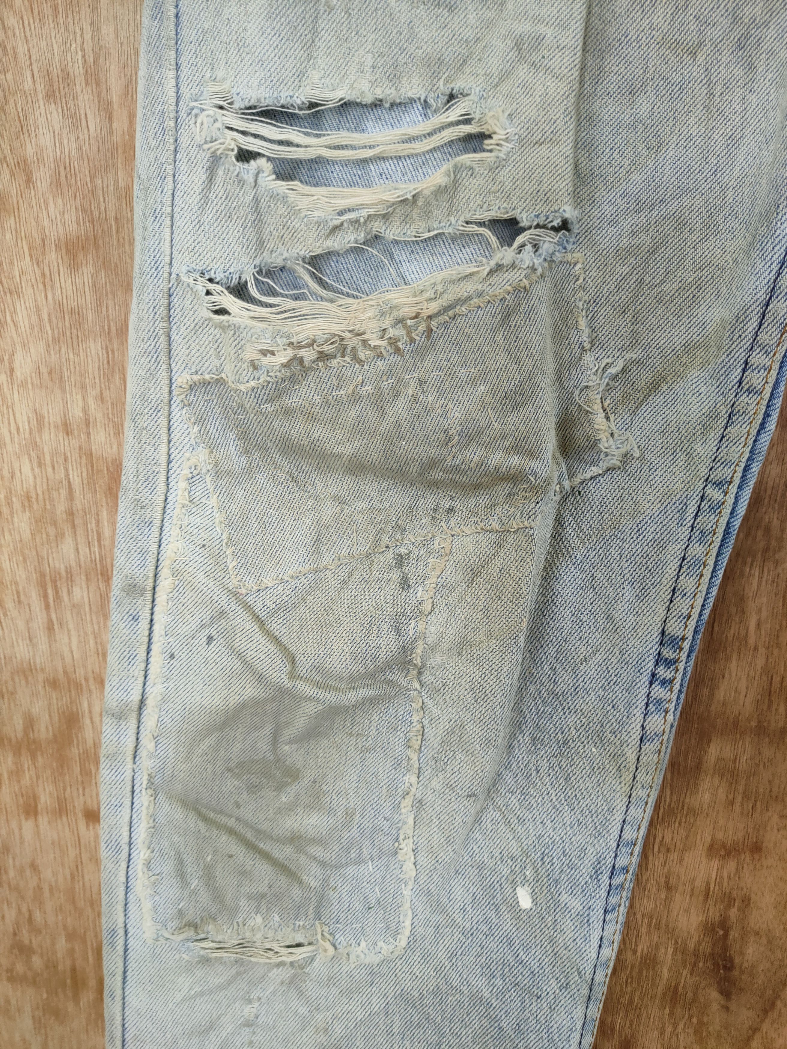 Levi's DL Levis vintage distressed thrashed denim jeans #46-394 Size US 31 - 4 Thumbnail