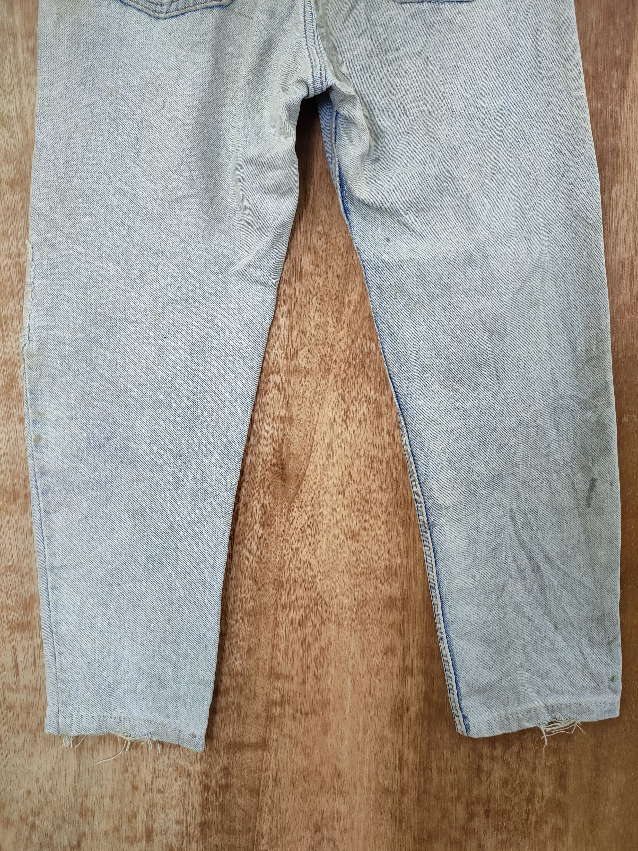 Levi's DL Levis vintage distressed thrashed denim jeans #46-394 Size US 31 - 9 Thumbnail