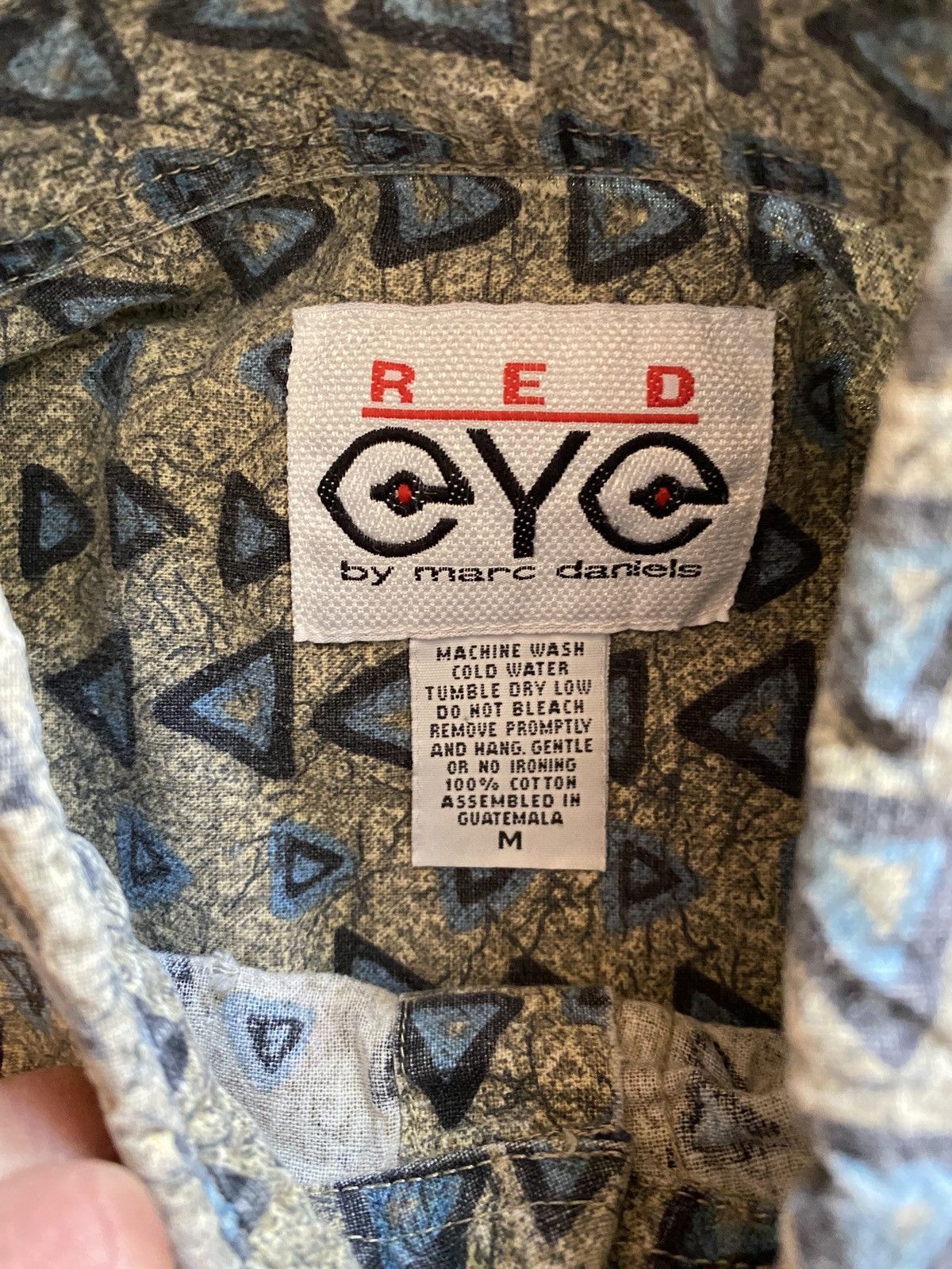 Vintage Vintage 80’s Red Eye Triangles All Over Faded Button Up Size US M / EU 48-50 / 2 - 7 Thumbnail