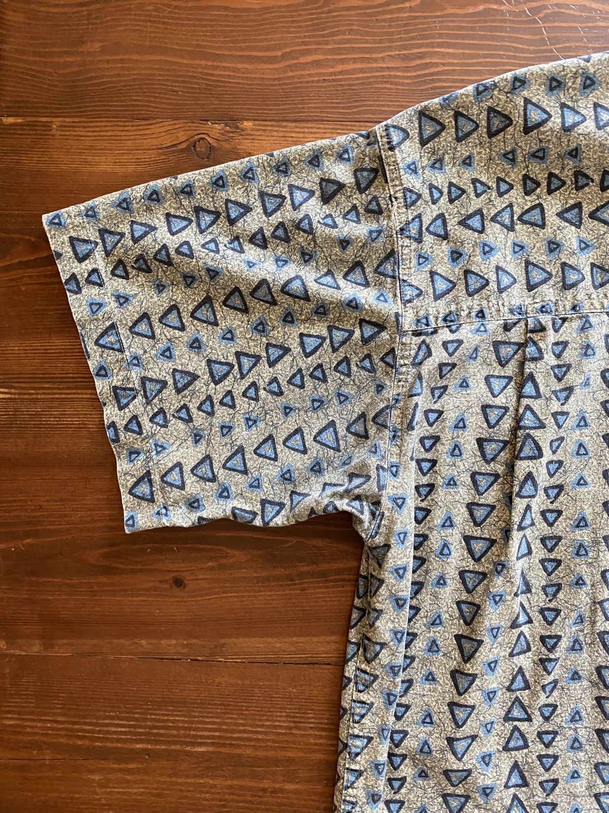 Vintage Vintage 80’s Red Eye Triangles All Over Faded Button Up Size US M / EU 48-50 / 2 - 13 Thumbnail