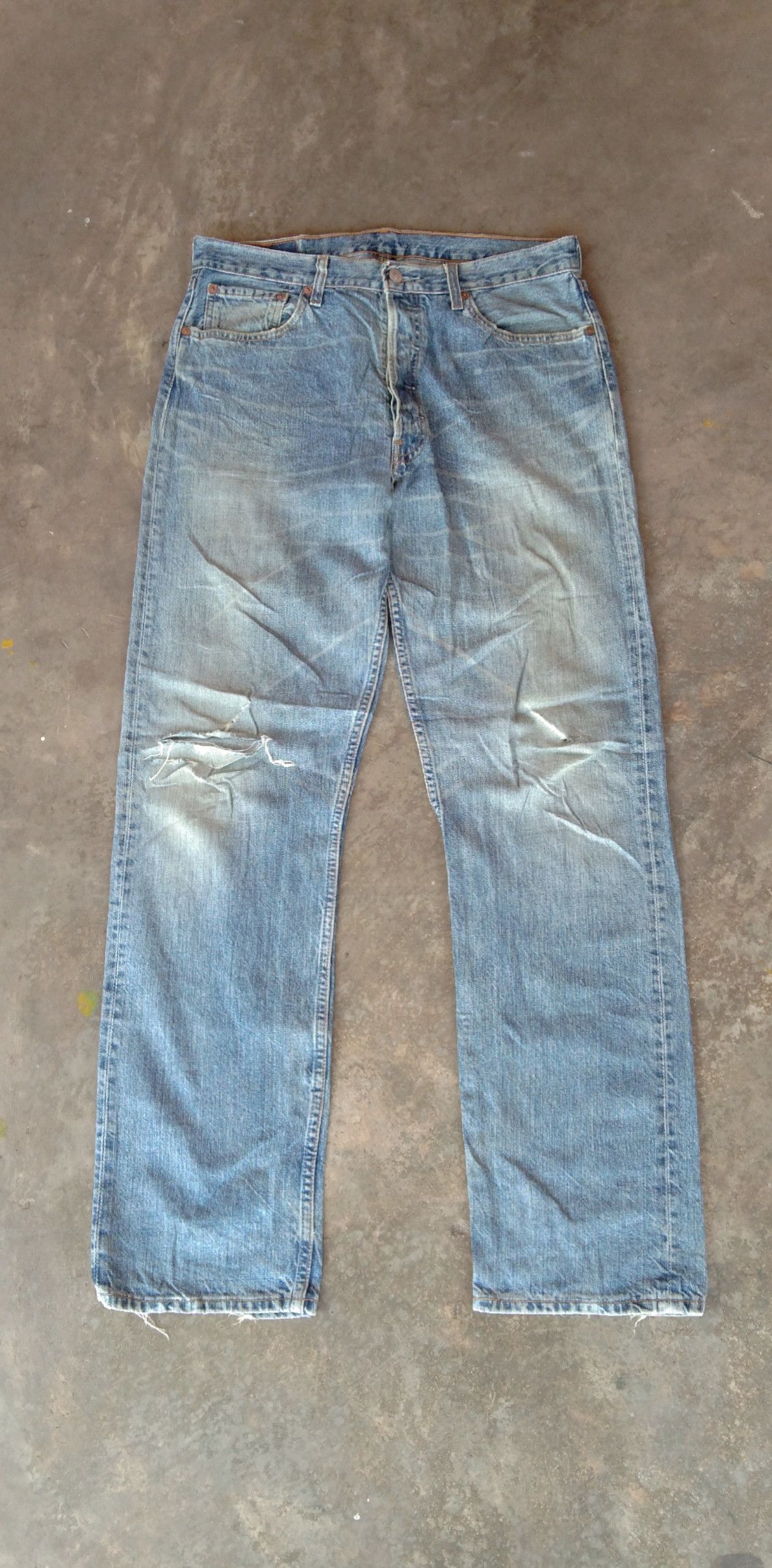 Levi's × Vintage Vintage Levis 501 Distressed Jeans 34x32 Size US 34 / EU 50 - 1 Thumbnail