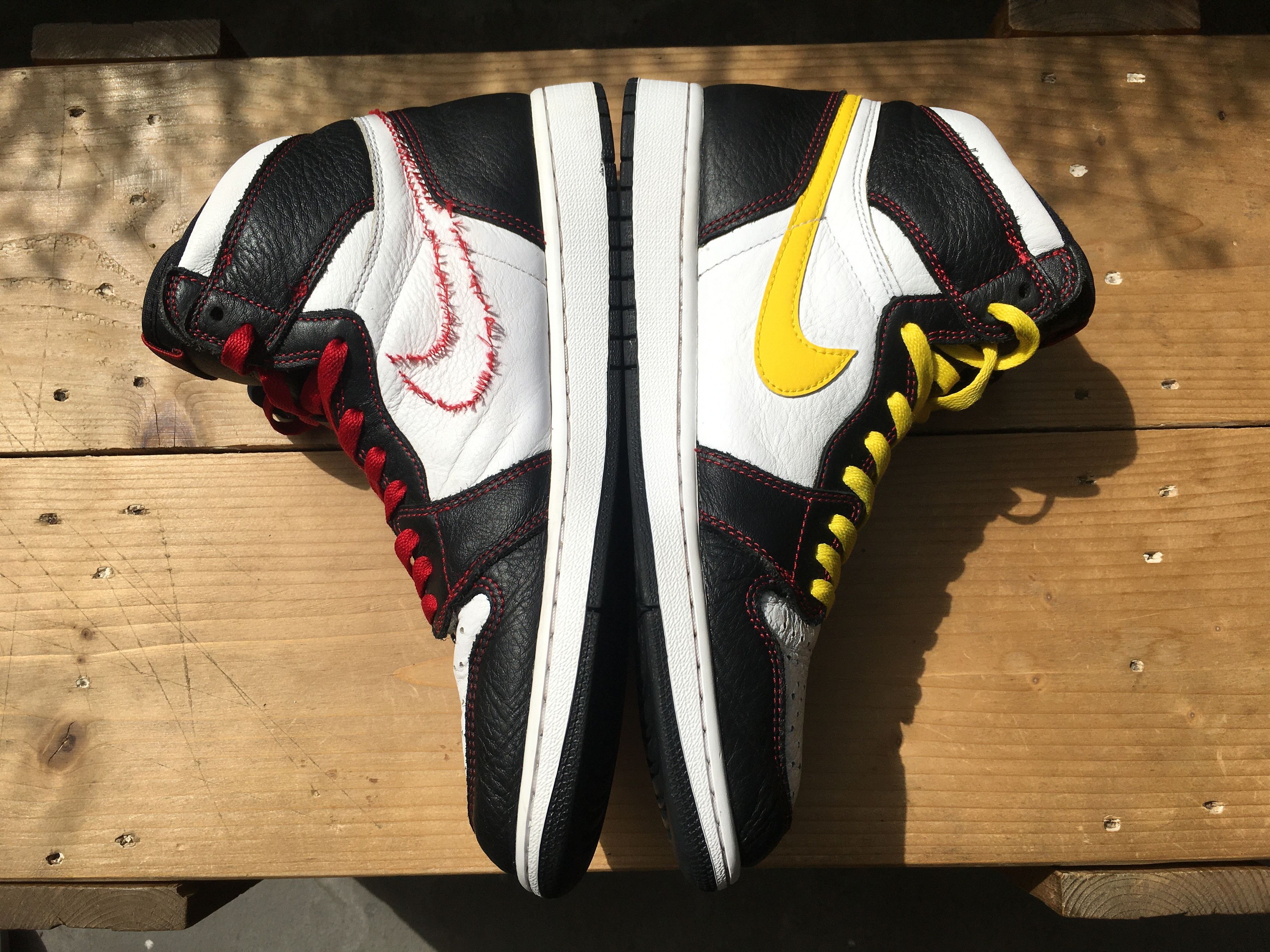 Jordan Brand × Nike 🔥 Nike Air Jordan 1 Retro High OG Defiant Size US 11 / EU 44 - 23 Thumbnail