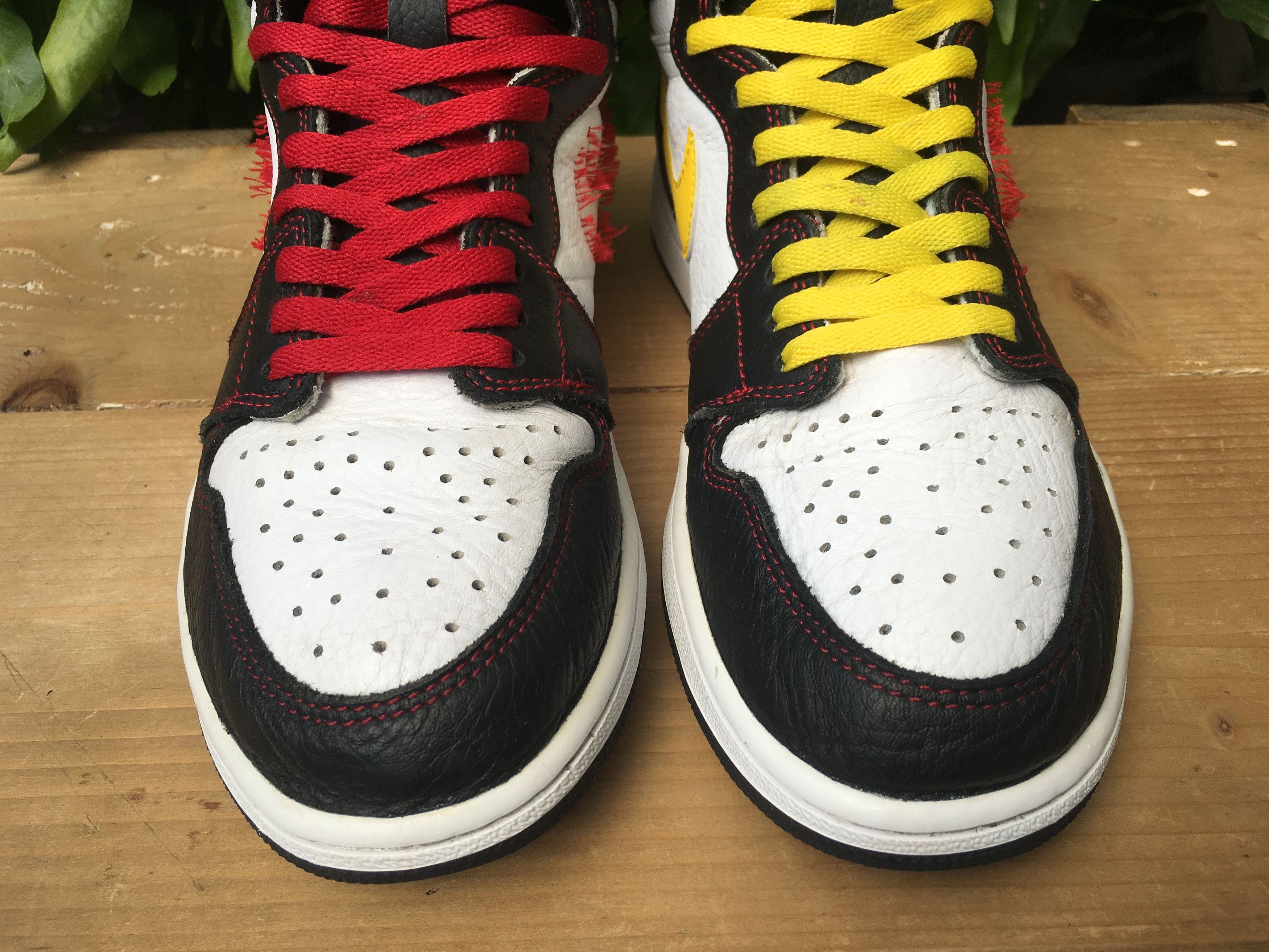 Jordan Brand × Nike 🔥 Nike Air Jordan 1 Retro High OG Defiant Size US 11 / EU 44 - 9 Thumbnail
