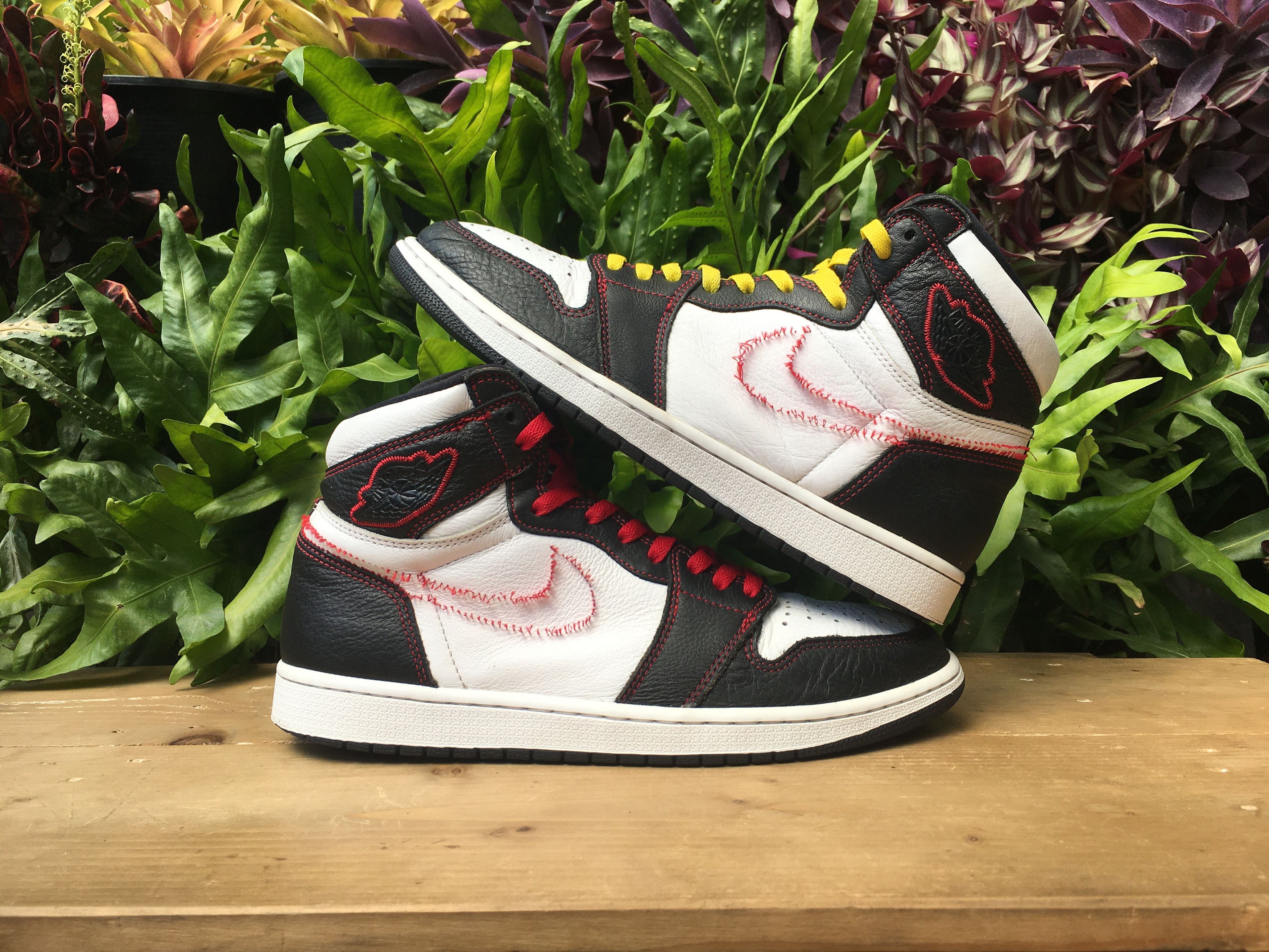 Jordan Brand × Nike 🔥 Nike Air Jordan 1 Retro High OG Defiant Size US 11 / EU 44 - 3 Thumbnail