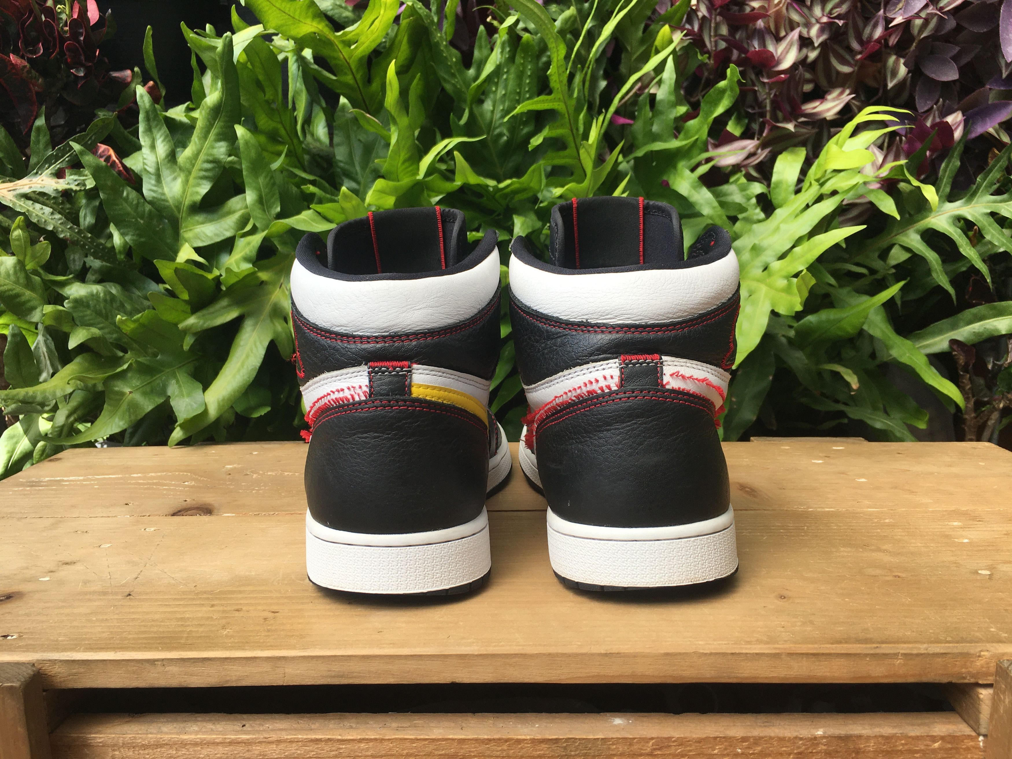 Jordan Brand × Nike 🔥 Nike Air Jordan 1 Retro High OG Defiant Size US 11 / EU 44 - 14 Thumbnail