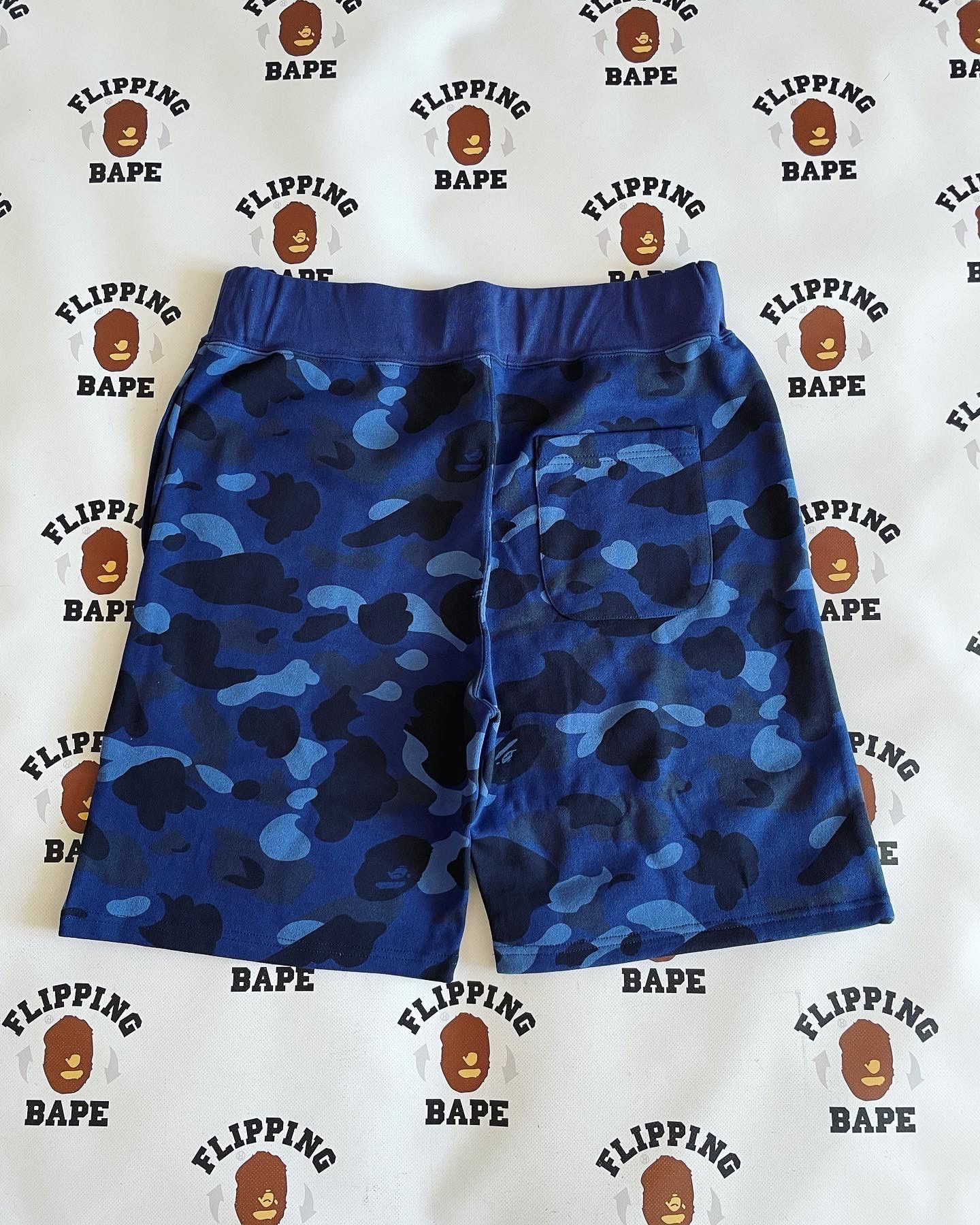 Bape BAPE COLOR CAMO SWEAT SHORTS Size US 36 / EU 52 - 2 Thumbnail