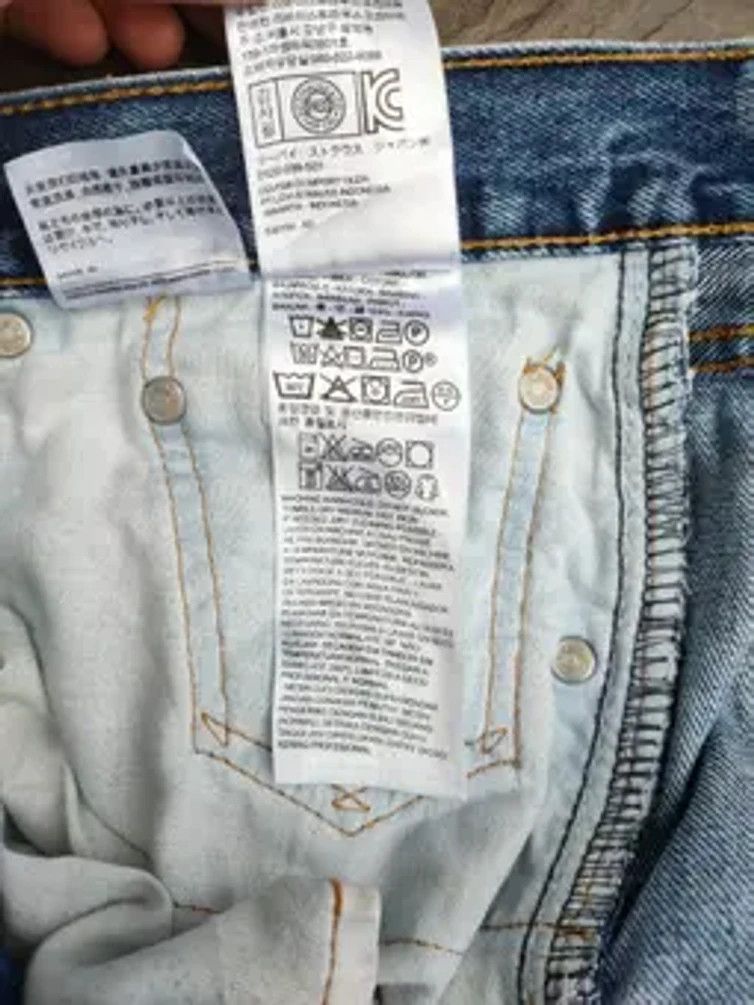 Levi's × Vintage Rare Vintage 1990’s Levi’s 505 Light Blue Wash Denim Jeans Size US 33 - 11 Thumbnail