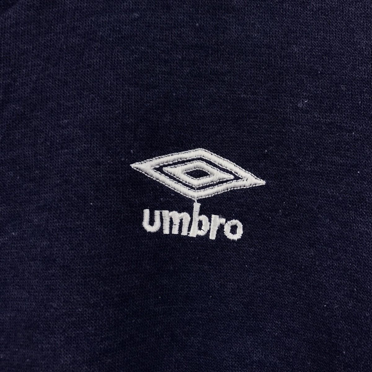 Umbro Vintage UMBRO ENGLAND Embroidered Sportswear Blue Sweatshirt Size US M / EU 48-50 / 2 - 3 Thumbnail