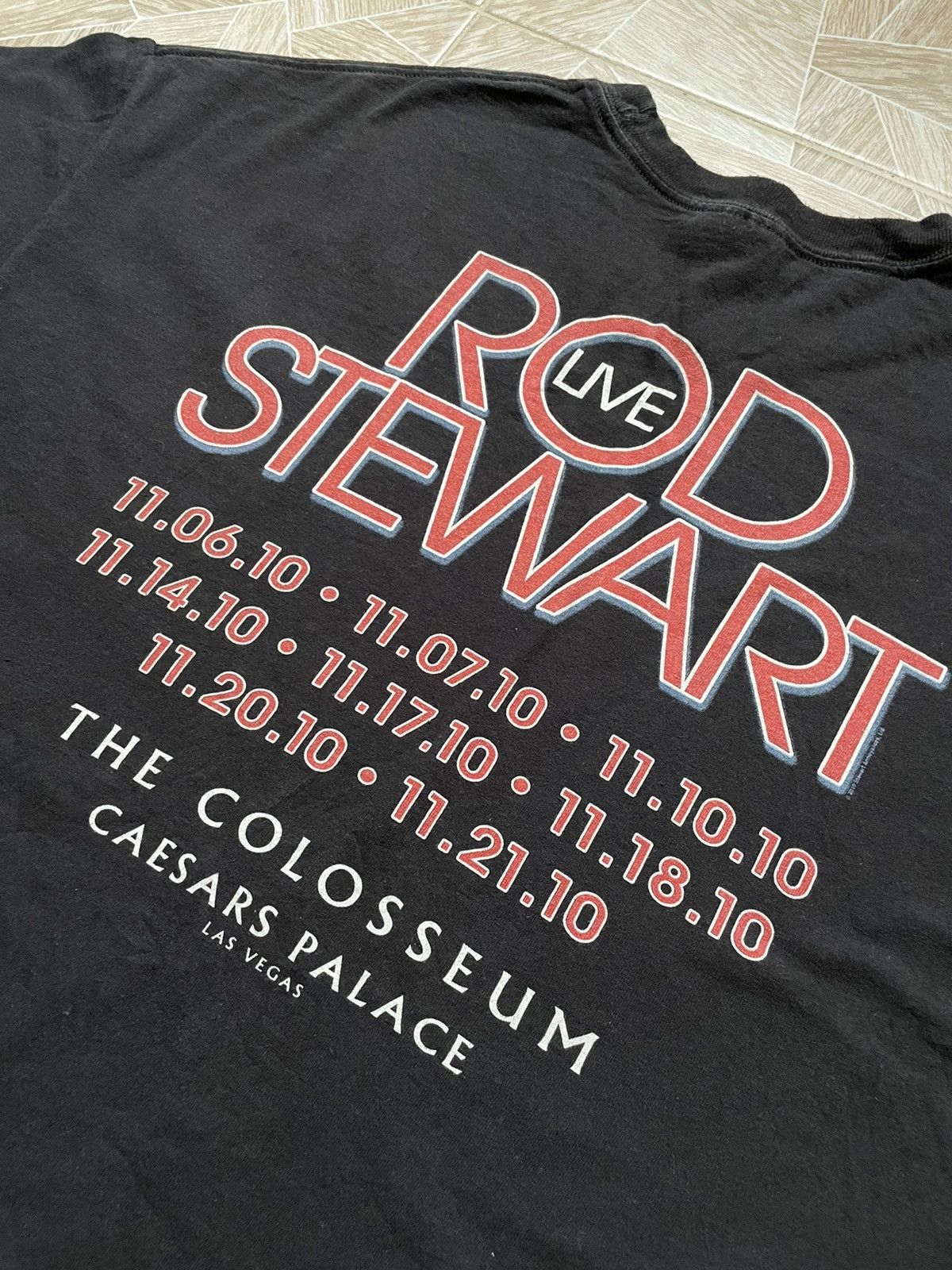 Band Tees × Vintage Vintage Rod Stewart Live Las Vegas Rare Print Tee Shirt Size US XL / EU 56 / 4 - 4 Thumbnail