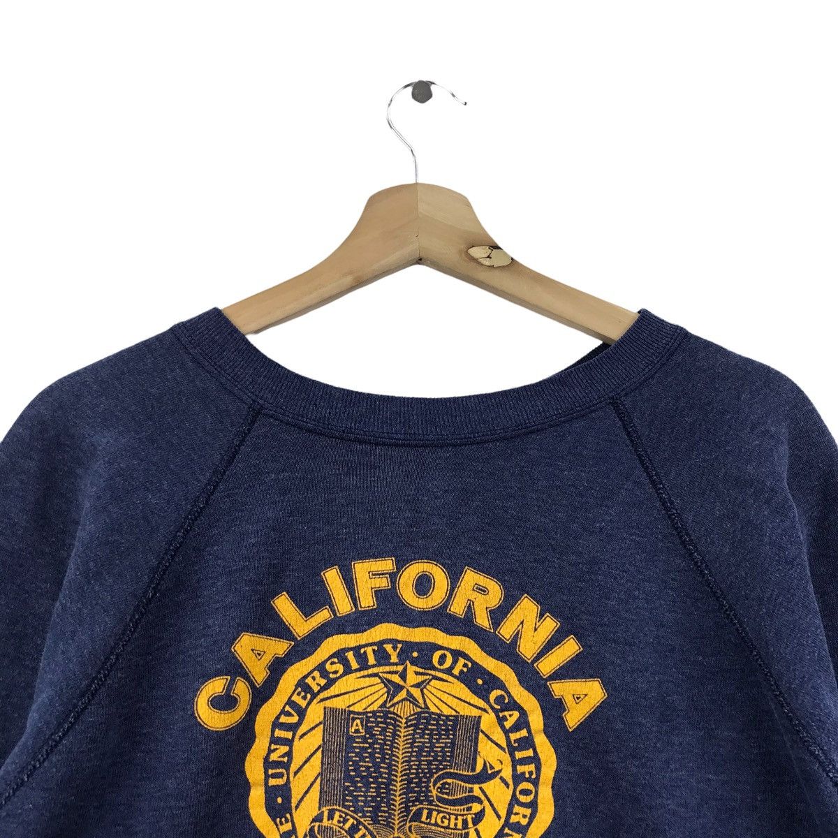 Vintage Vintage 80s UNIVERSITY Of CALIFORNIA DAVIS UsaBlueSweatshirt Size US M / EU 48-50 / 2 - 2 Thumbnail