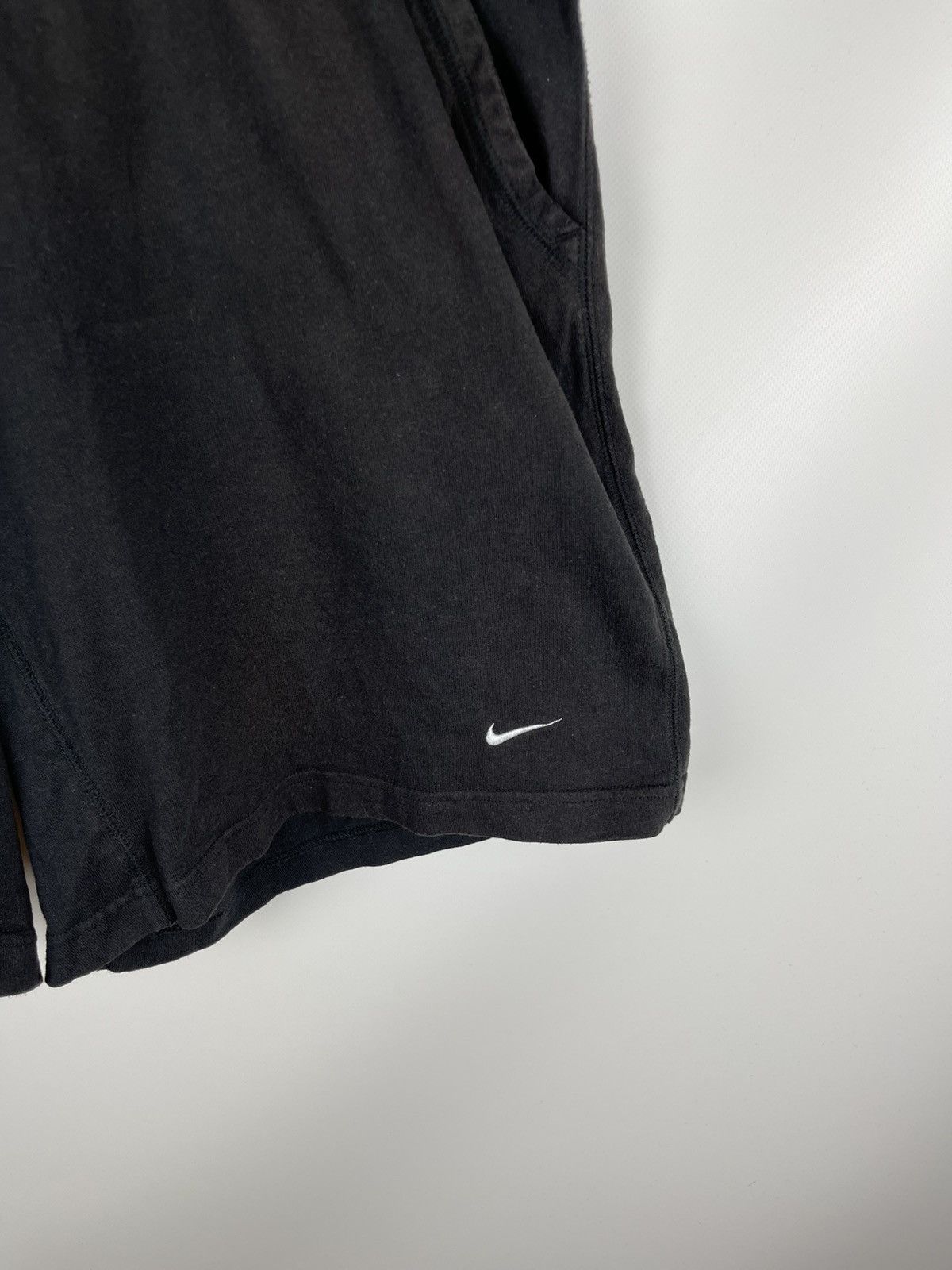 Nike Nike Vintage y2k washed black cotton shorts Size US 34 / EU 50 - 4 Thumbnail