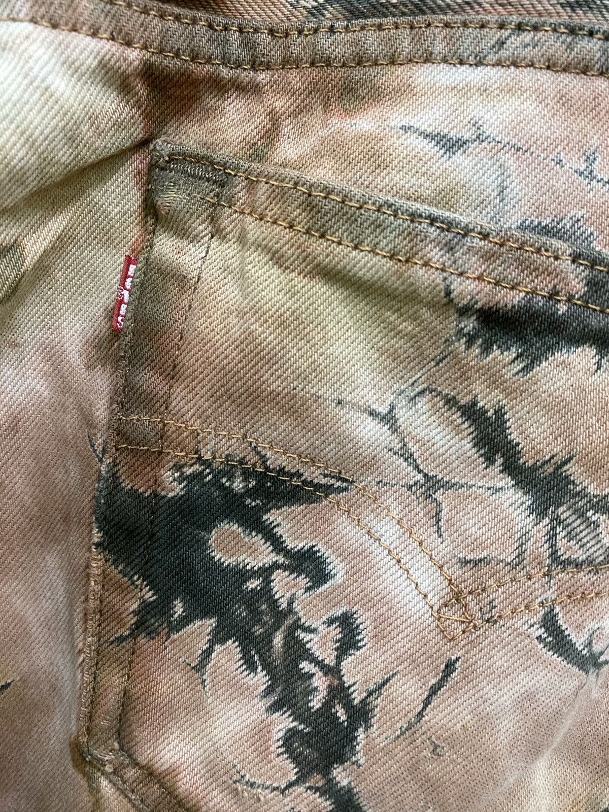 Levi's × Vintage Vintage Levi's 501 Tye Dye Crumple Smoked Denim Jeans Size US 34 / EU 50 - 17 Thumbnail