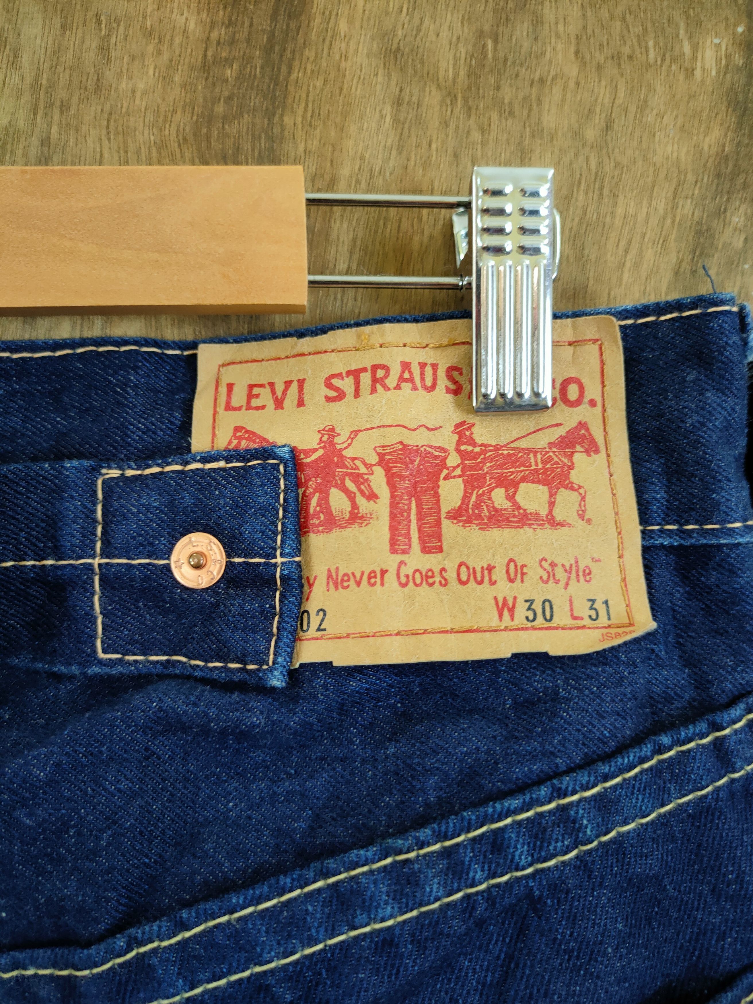 Levi's D Levis Distressed denim buckle back jeans #46-966 Size US 30 / EU 46 - 8 Thumbnail