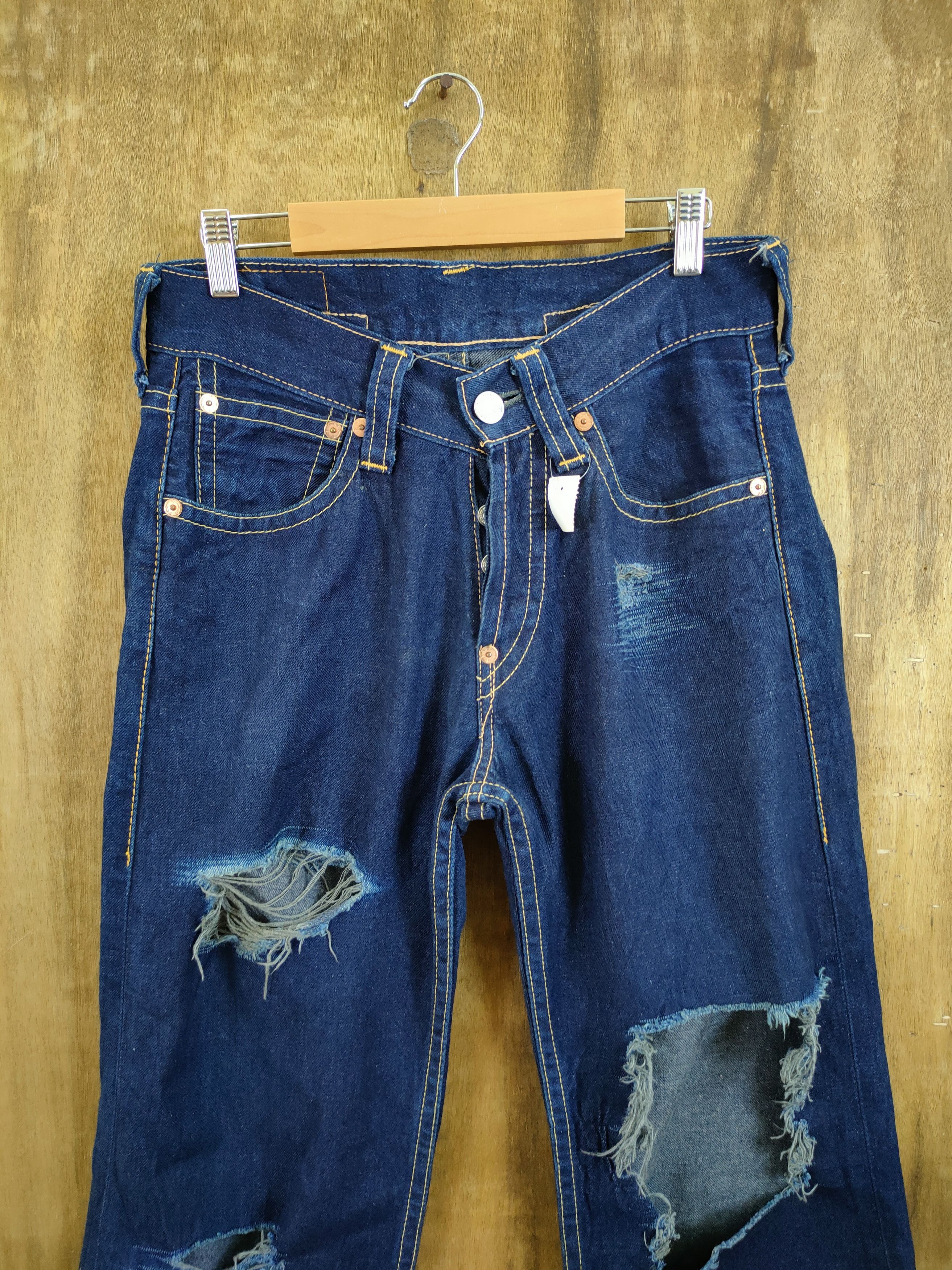 Levi's D Levis Distressed denim buckle back jeans #46-966 Size US 30 / EU 46 - 3 Thumbnail