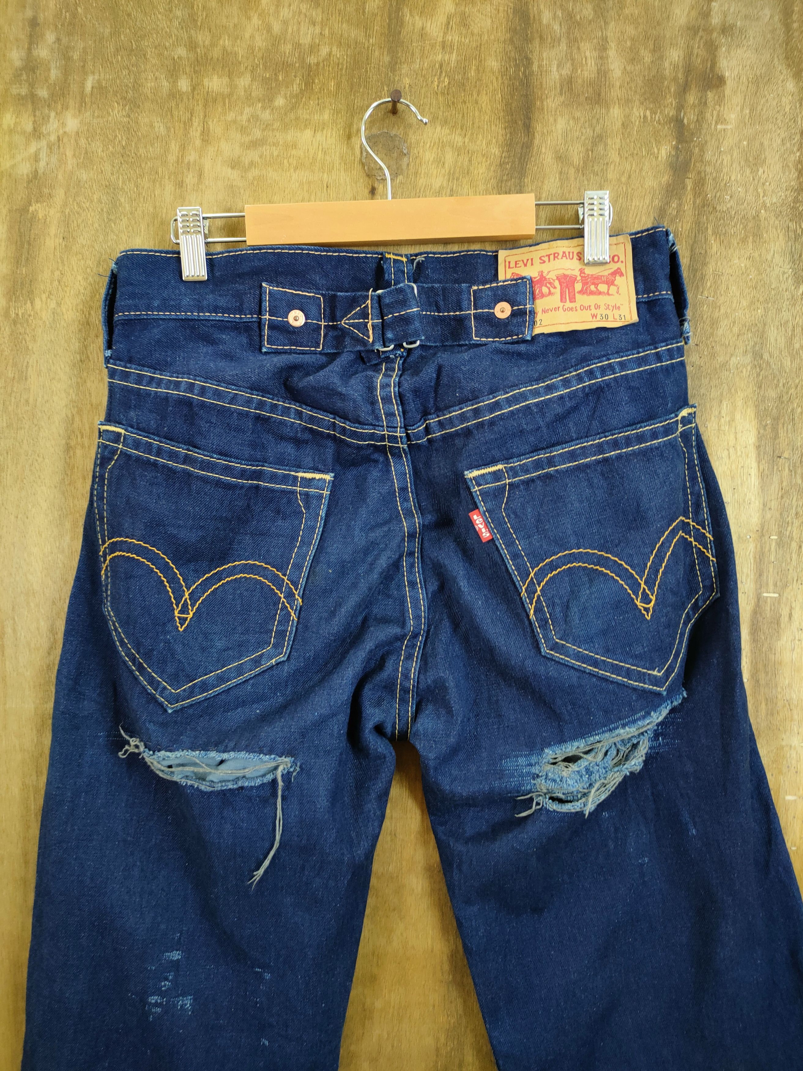 Levi's D Levis Distressed denim buckle back jeans #46-966 Size US 30 / EU 46 - 7 Thumbnail