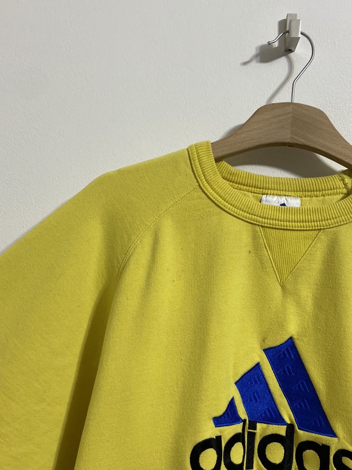 Vintage Vintage sweatshirt adidas big logo Size US L / EU 52-54 / 3 - 8 Thumbnail