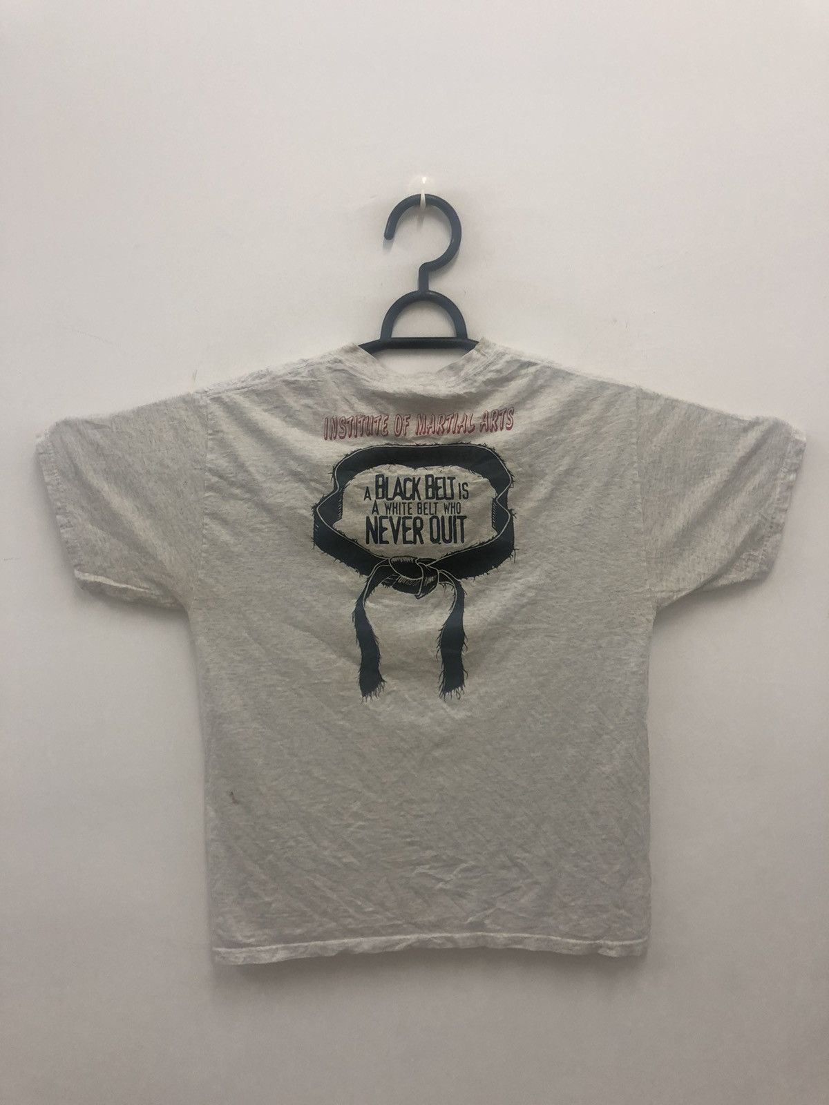 Hanes Rare Vintage INSTITUTE OF MARTIAL ARTS Thrashed Tee Size US L / EU 52-54 / 3 - 1 Thumbnail