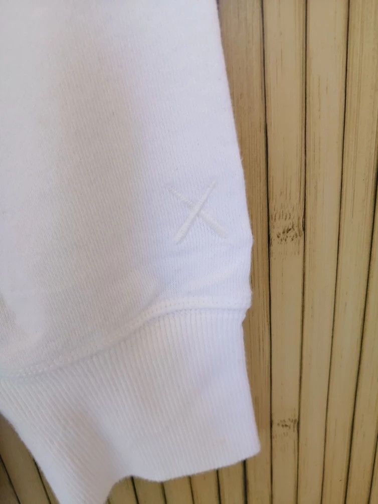 Kaws × Uniqlo KAWS x PEANUTS x UT Crewneck Size US M / EU 48-50 / 2 - 2 Thumbnail